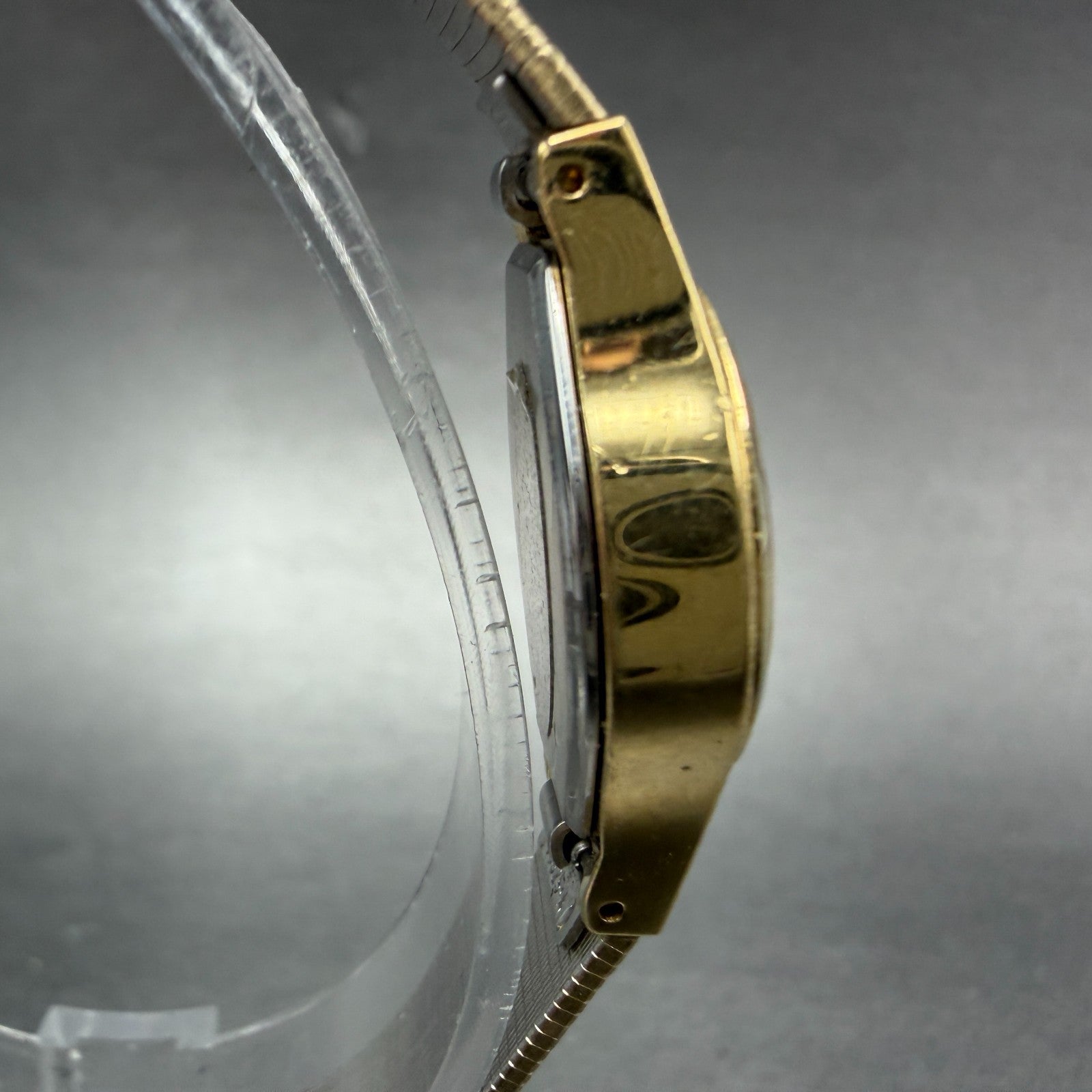 Seiko Watch Women 20mm Black Dial Gold Tone Round 8Y21-0020 New Battery VTG 6893