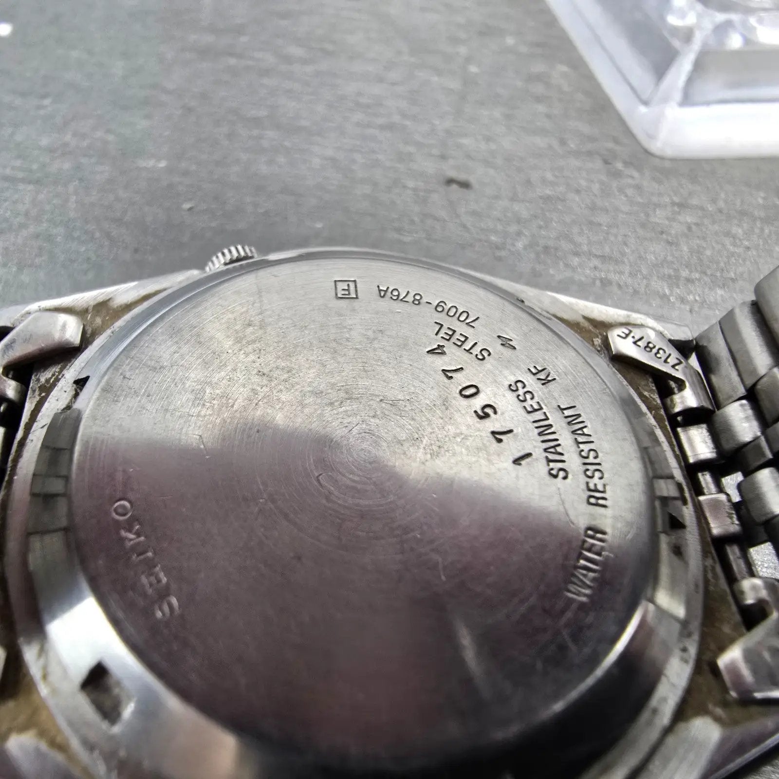 Seiko 5 Automatic Watch Men 38mm Silver Dial Silver Tone Daydate 7009-876A PARTS9