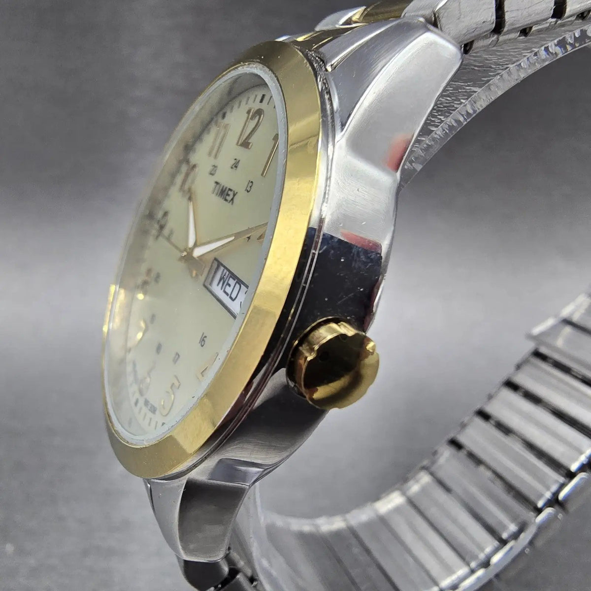 Timex South Street Sport Watch Men 36mm Silver Dial Two Tone Daydate New Batt 892