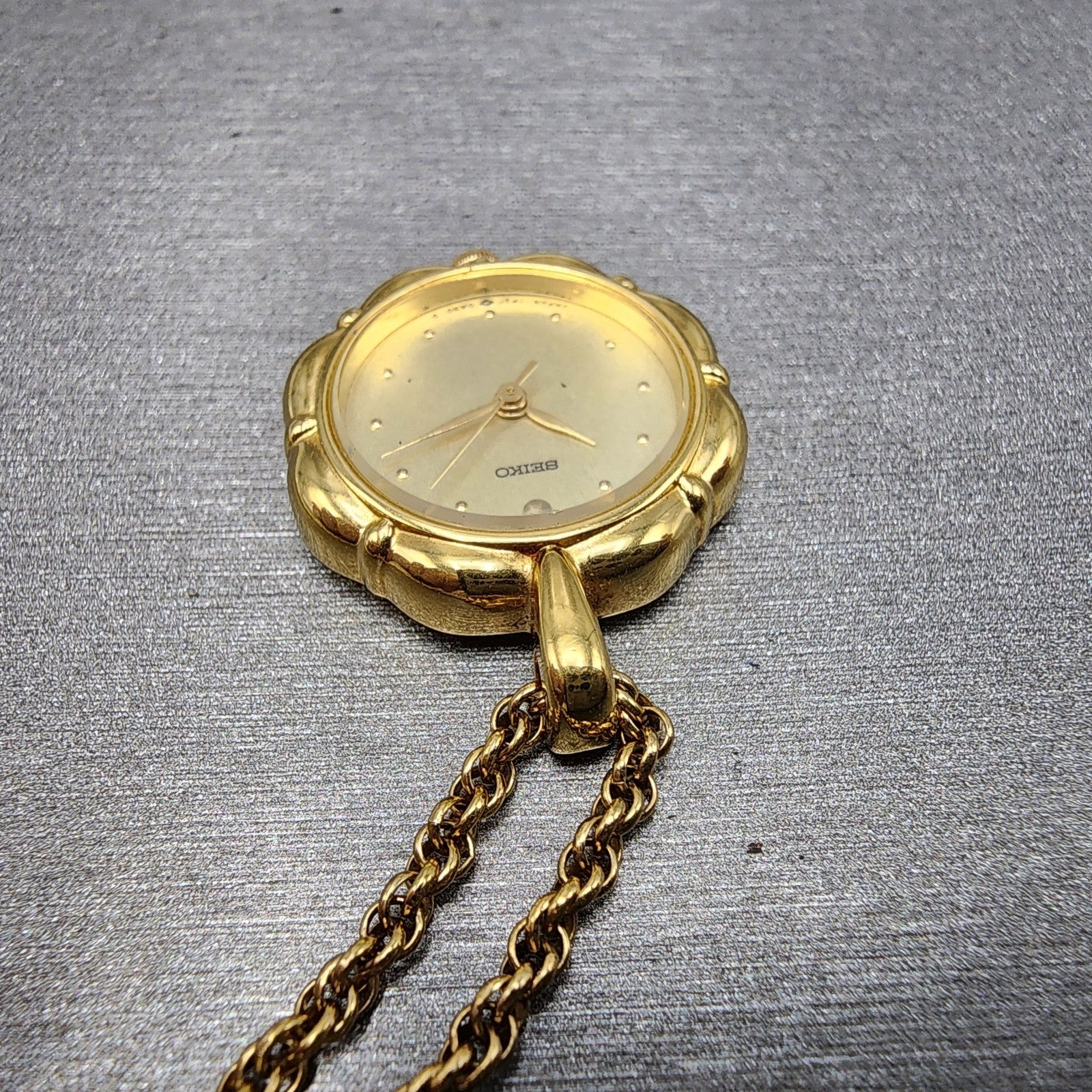 Seiko Necklace Watch Women 21mm Champagne Dial Gold Tone 1f210a10 New Battery4