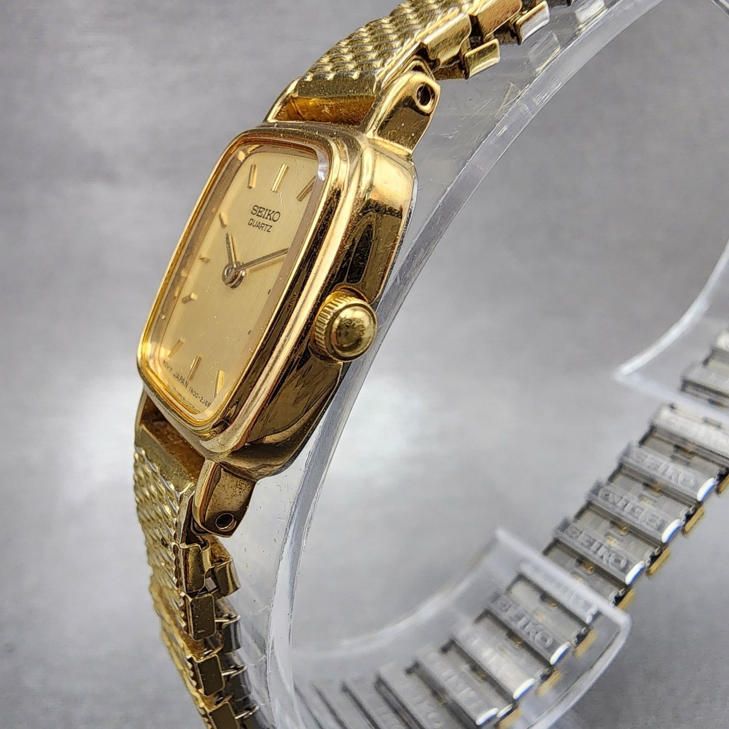 Seiko Watch Women 18mm Champagne Dial Gold Tone Rectangle 1N005K29 New Battery2
