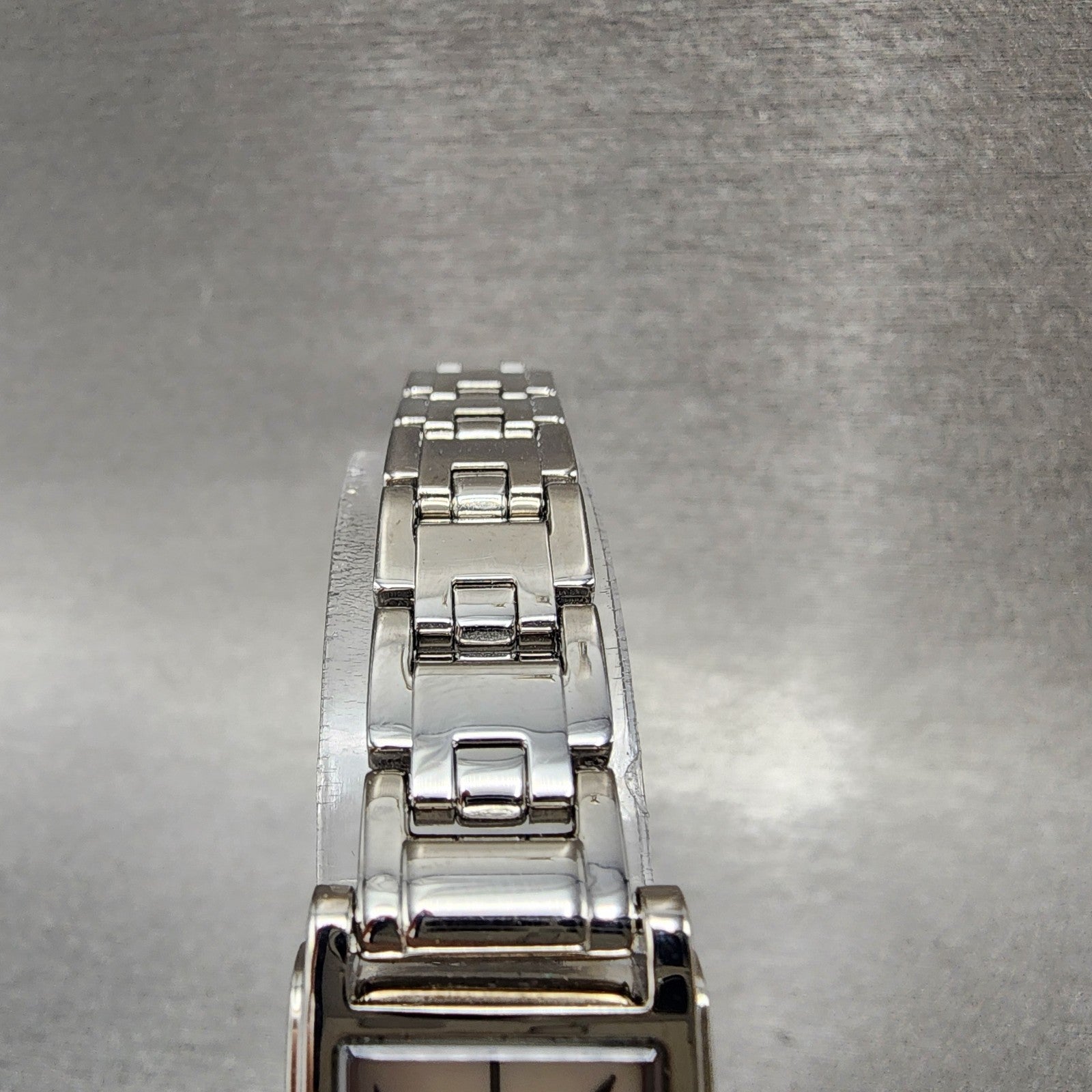 Seiko ALBA Ingenu Tank Watch Women 17mm MOP Dial Silver Tone Rectangle New Batt4