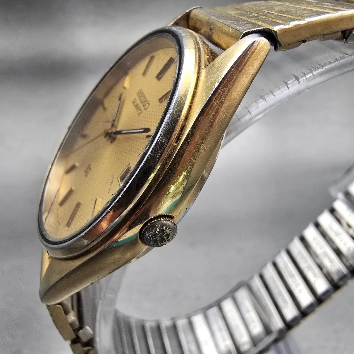 Seiko SQ Watch Men 35mm Gold Dial Gold Tone Date Round 5Y22-8A08 New Battery VTG2