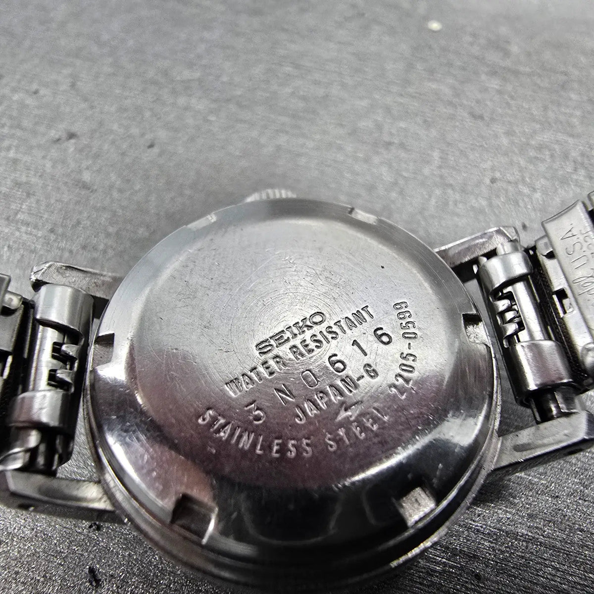 Seiko Automatic Watch Women 24mm Silver Dial Silver Tone Date 2205-0599 PARTS JP10