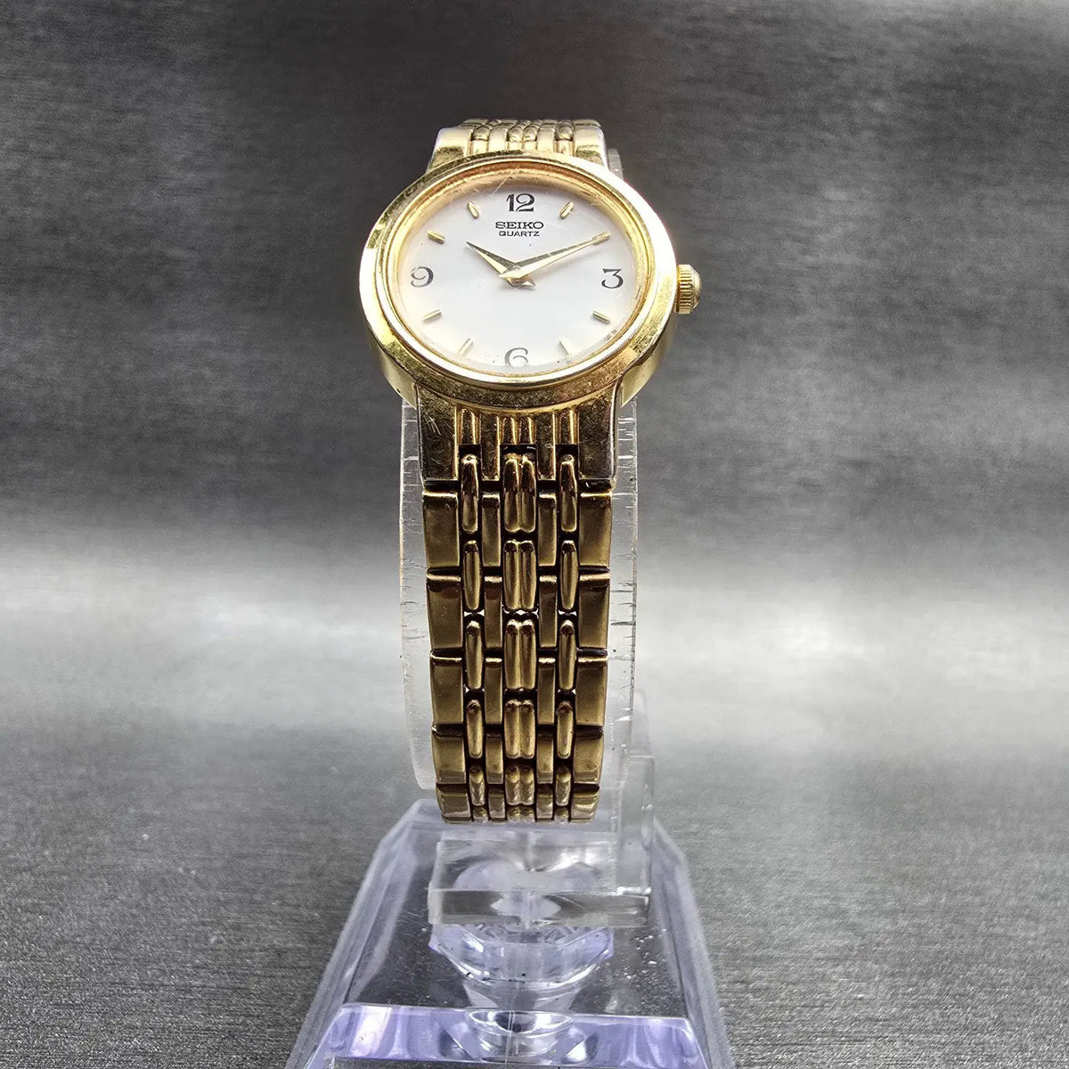 Seiko Watch Women 19mm White Dial Gold Tone Round V400-0368 New Battery5