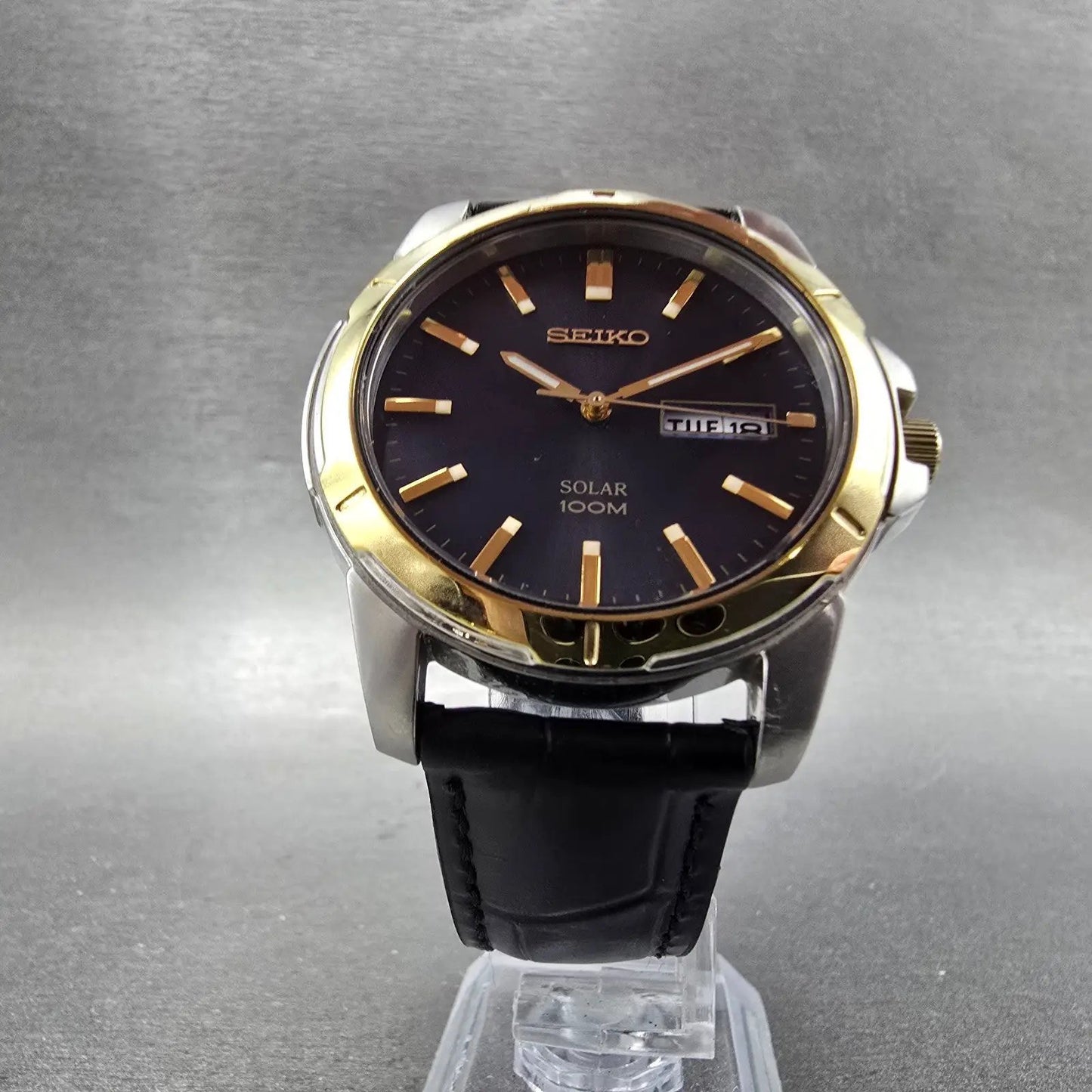 Seiko Solar Watch Men 39mm Blue Dial Two Tone Daydate Round V158-0AD0 Runs5