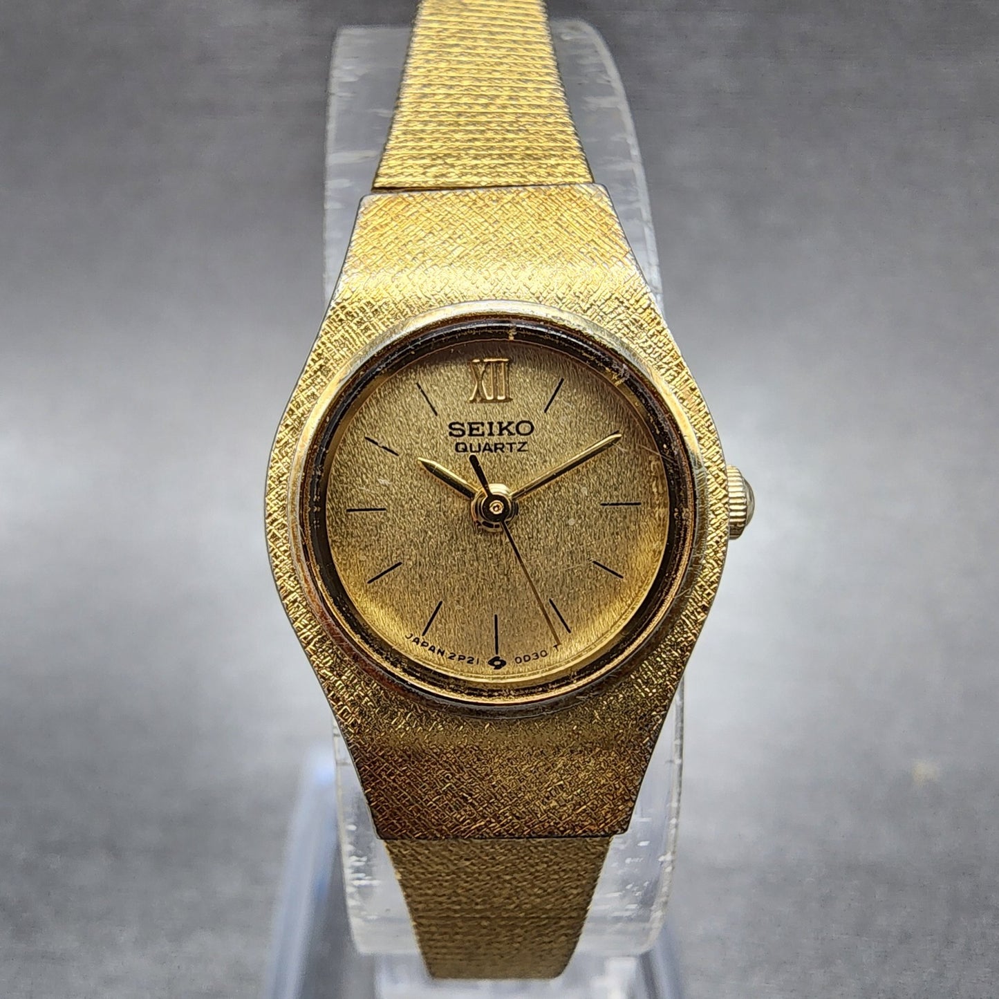 Seiko Watch Women 19mm Gold Dial Gold Tone Round 2P210A79 New Battery VTG0