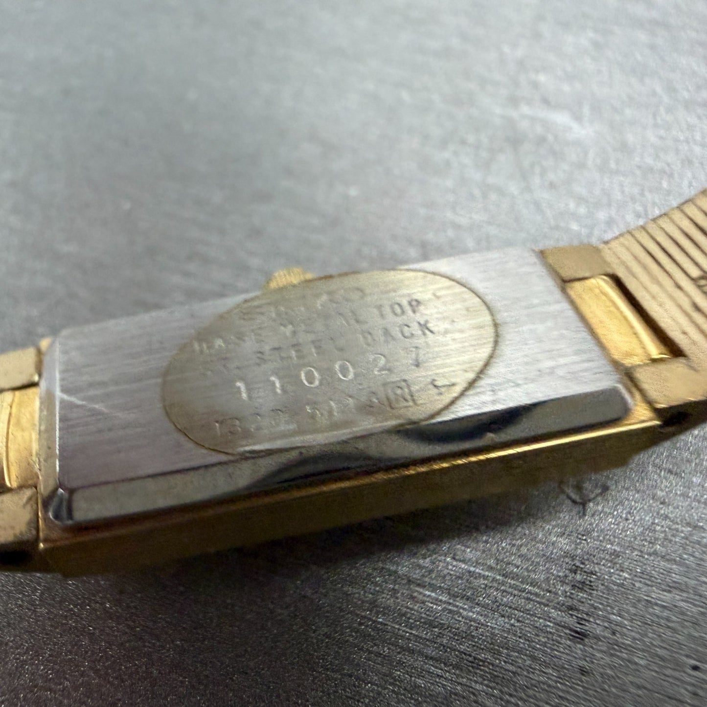 Seiko Tank Watch Women 12mm Champagne Dial Gold Tone 1320-5119 New Battery9
