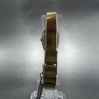 Seiko Watch Women 17mm Champgne Dial Gold Tone Rectangle 5421-5029 New Battery O7