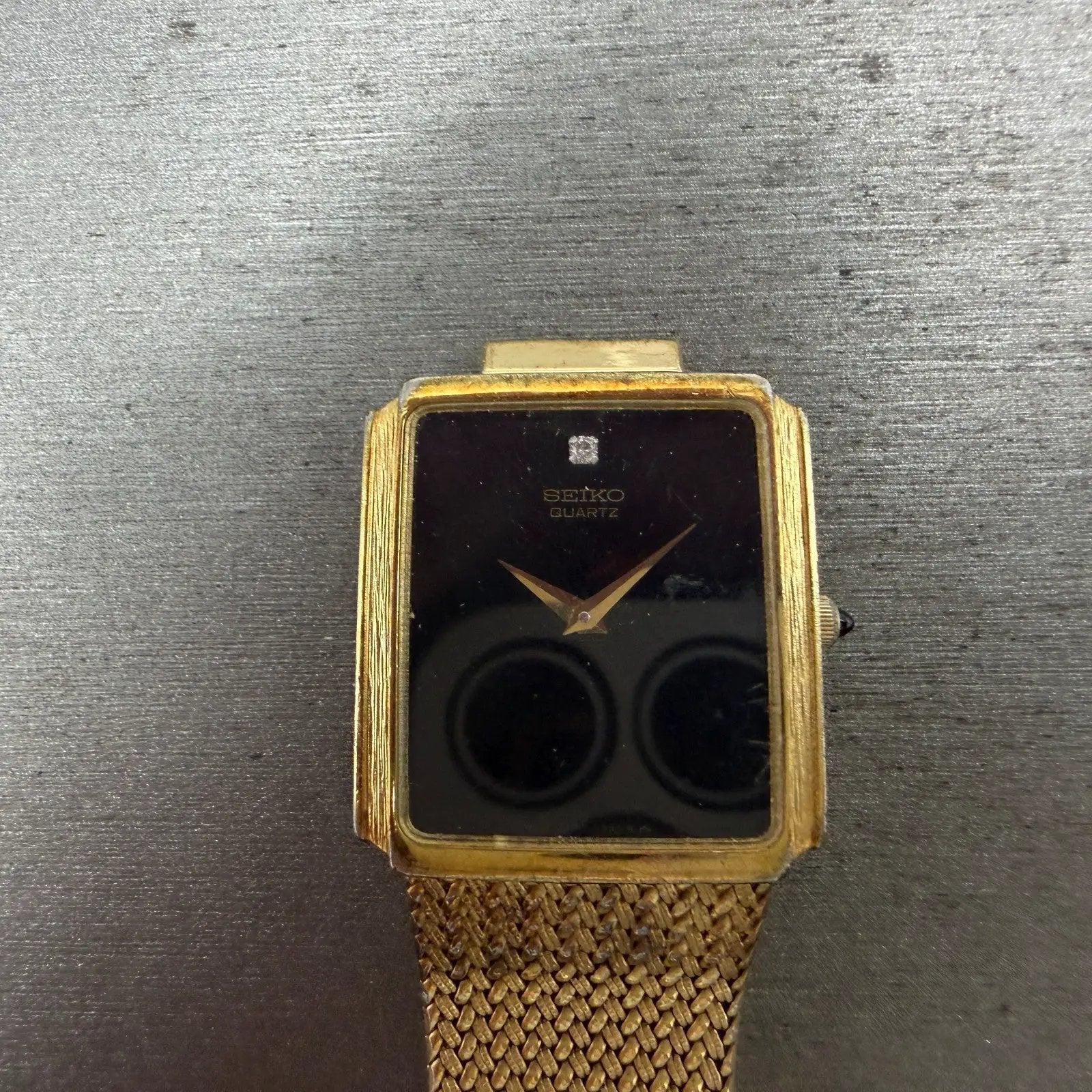 Seiko Tank Watch Men 25mm Black Dial Gold Tone Rectangle READ!! 7430-5499 NewBat0