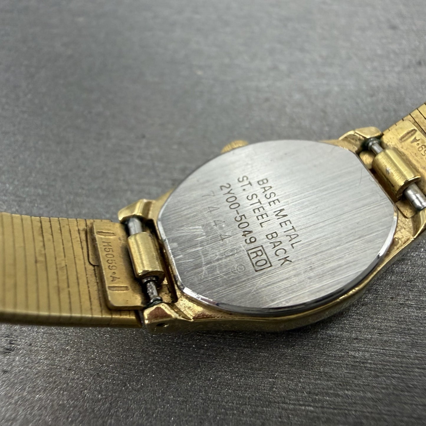 Seiko Watch Women 16mm Silver Dial Gold Tone Octagon 2Y00-5049 New Battery9