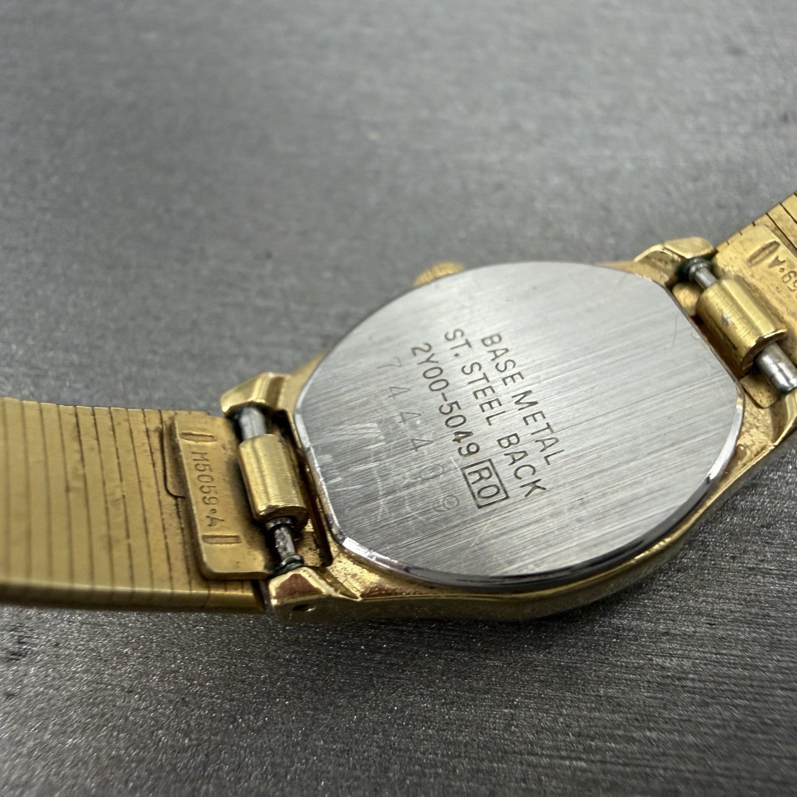 Seiko Watch Women 16mm Silver Dial Gold Tone Octagon 2Y00-5049 New Battery9