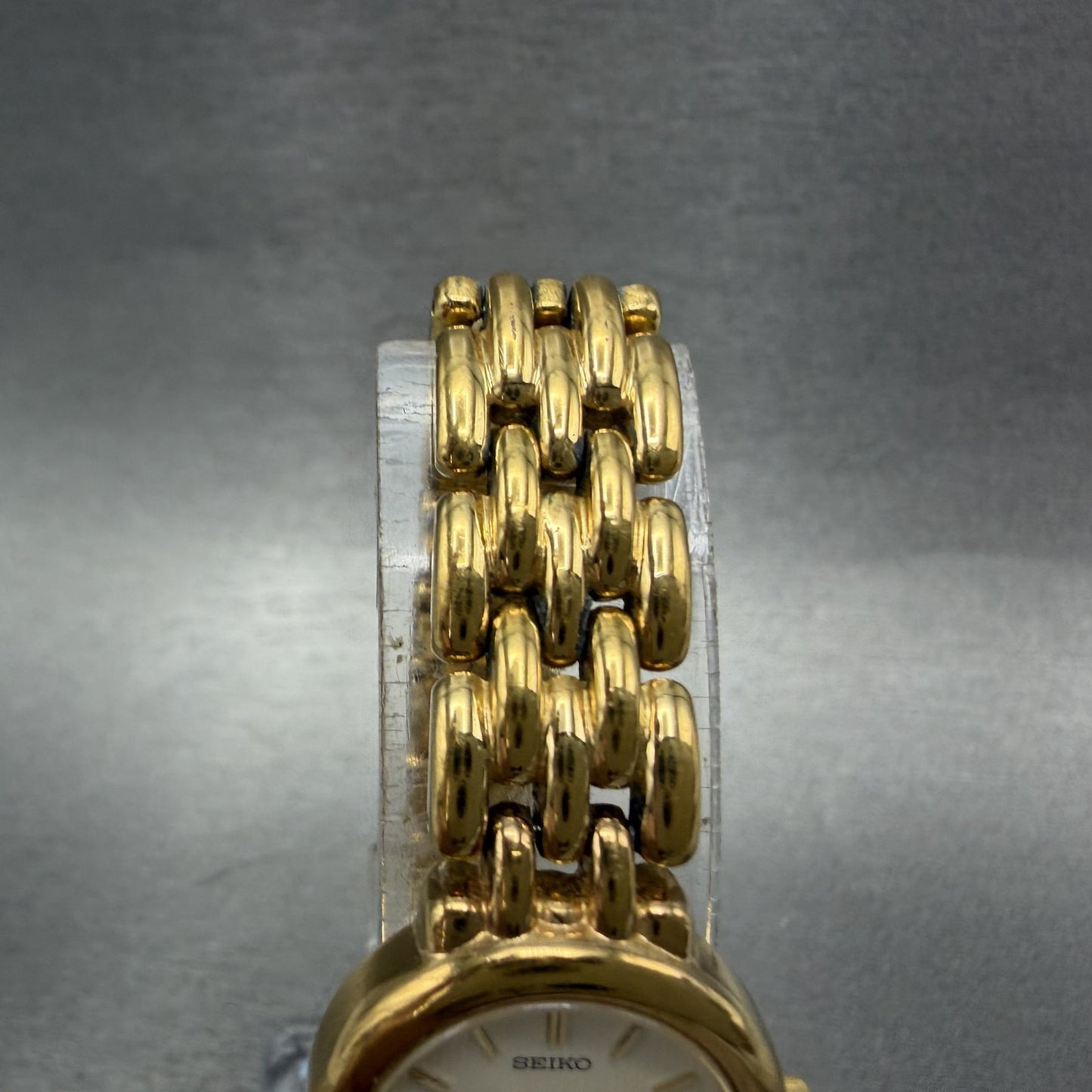Seiko Watch Women 20mm White Dial Gold Tone Round V400-0990 New Battery ABC4