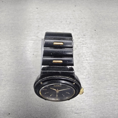 Seiko SQ Sports 100 Watch Women 26mm Black Dial Black & Gold Tone Daydate NewBat4