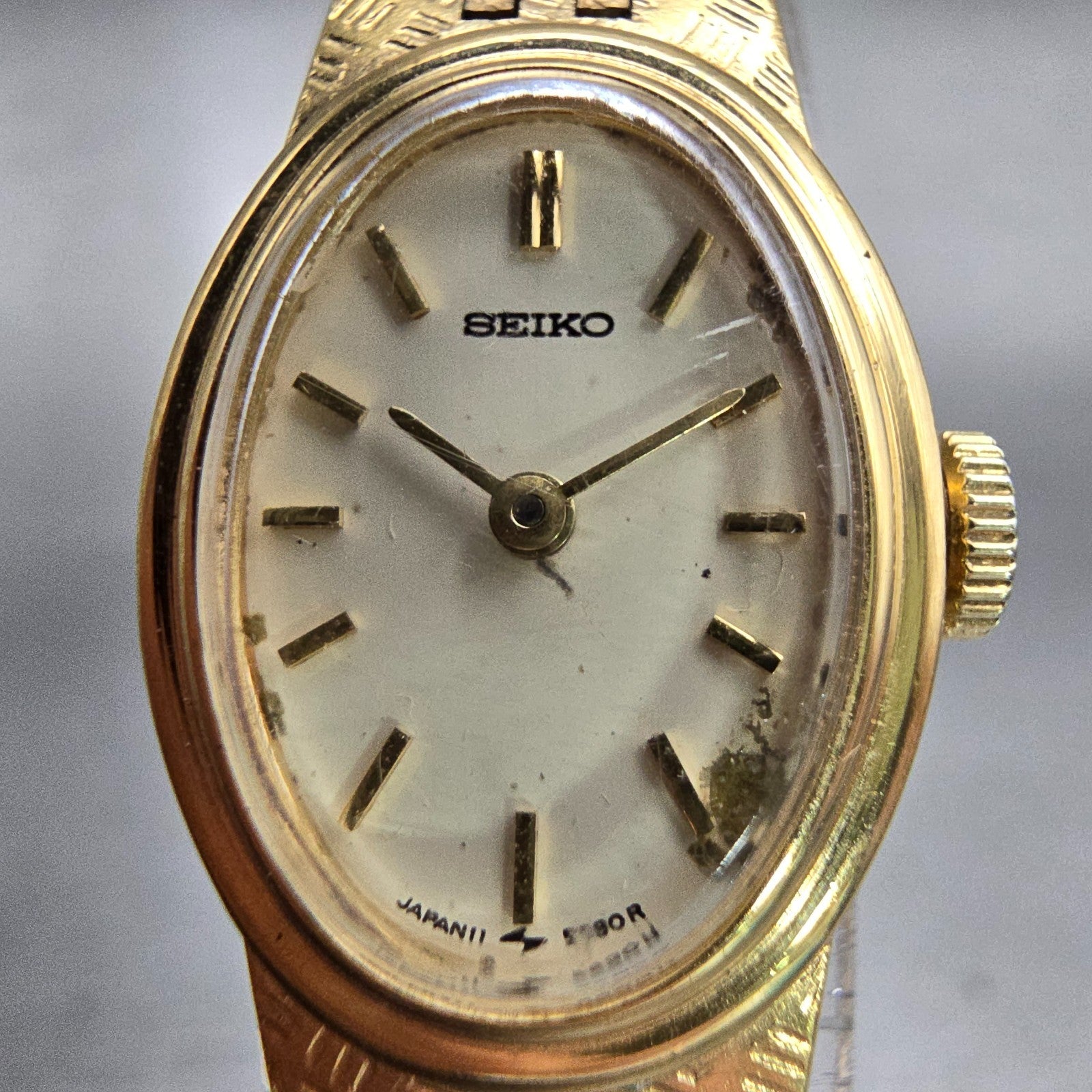Seiko Watch Women 17mm Cream Dial Gold Tone Oval 1100-5310 Manual Wind Works VTG1