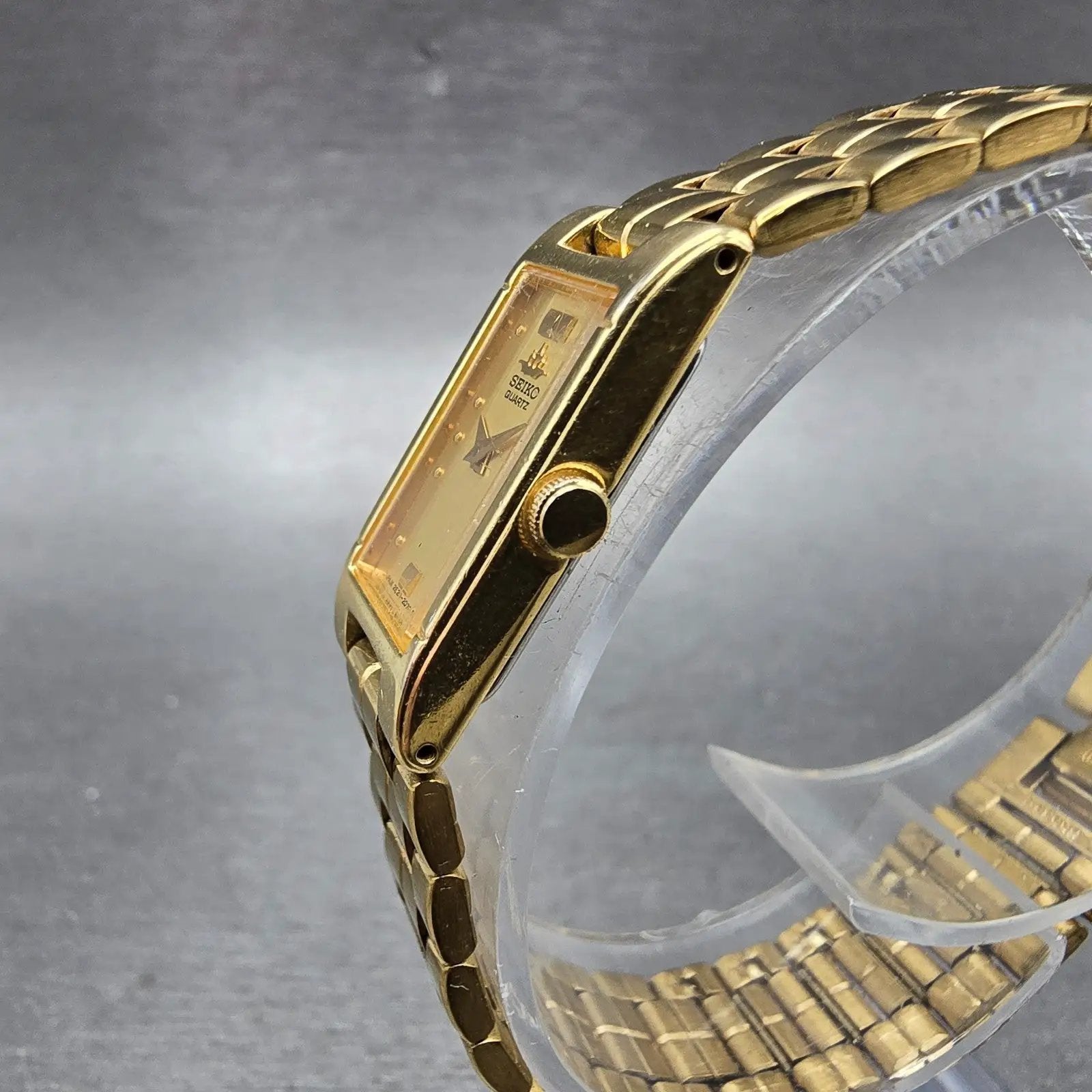 Seiko Tank Watch Women 13mm Champagne Dial Gold Tone 2E20-6590 New Battery VTG J2