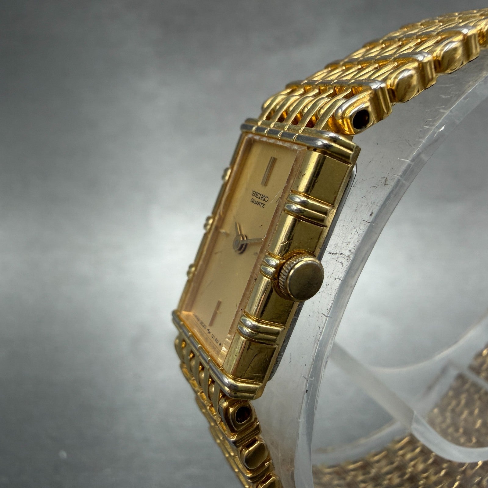 Seiko Tank Watch Women 12mm Champagne Dial Gold Tone 2e20-5079 New Battery 5122