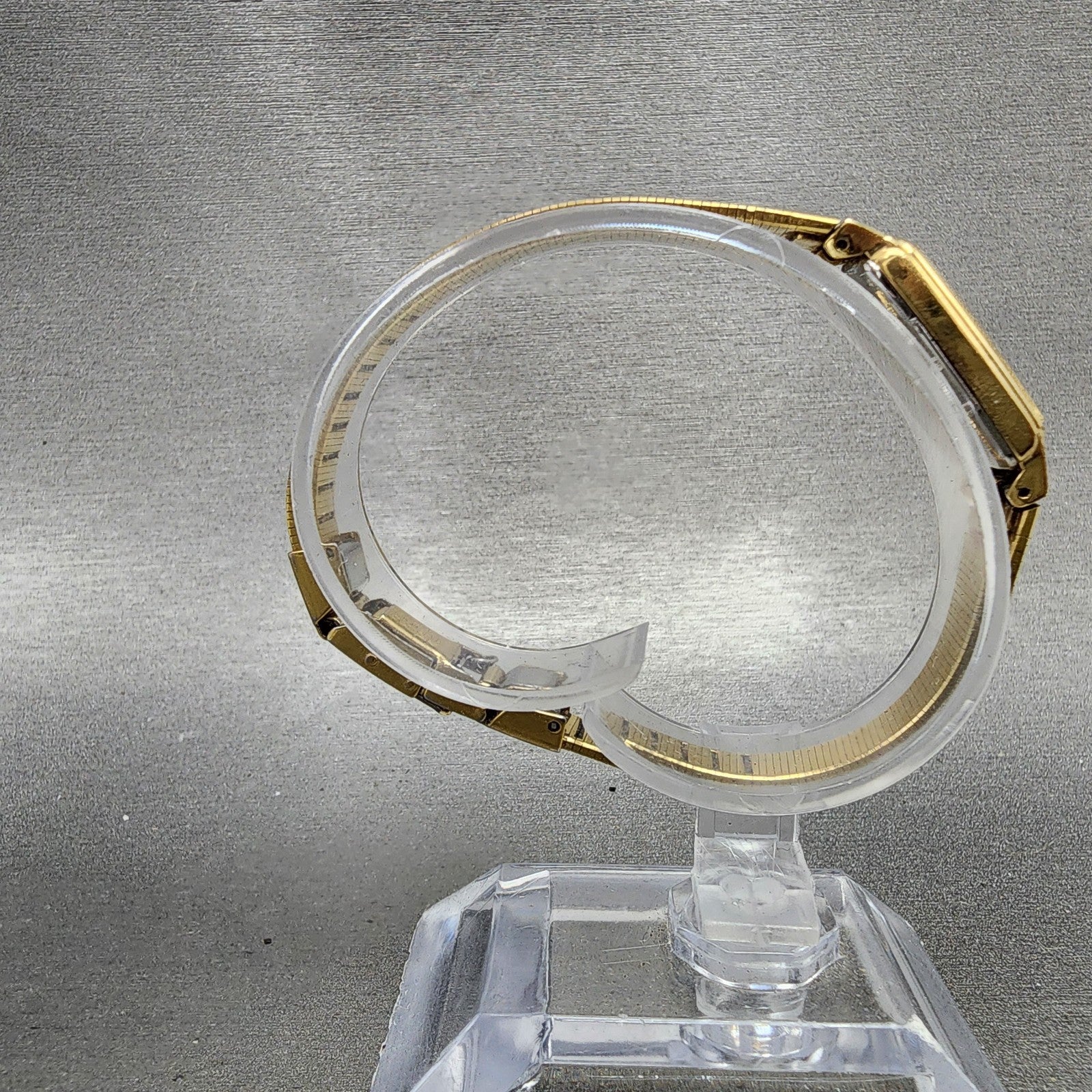 Seiko Tank Watch Women 13mm White Dial Gold Tone Rectangle 2e205010 New Battery8