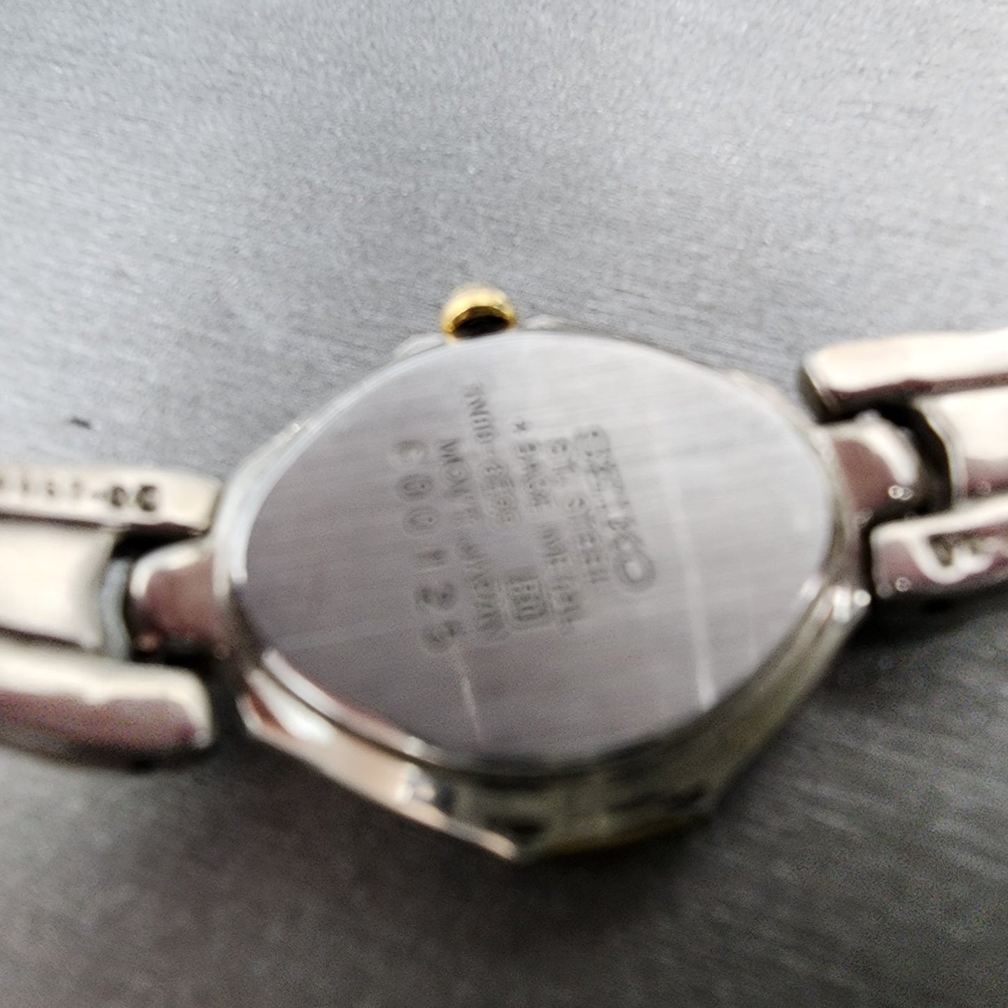 Seiko Watch Women 22mm White Dial Two Tone Oval 1n006e99 New Battery Vintage9