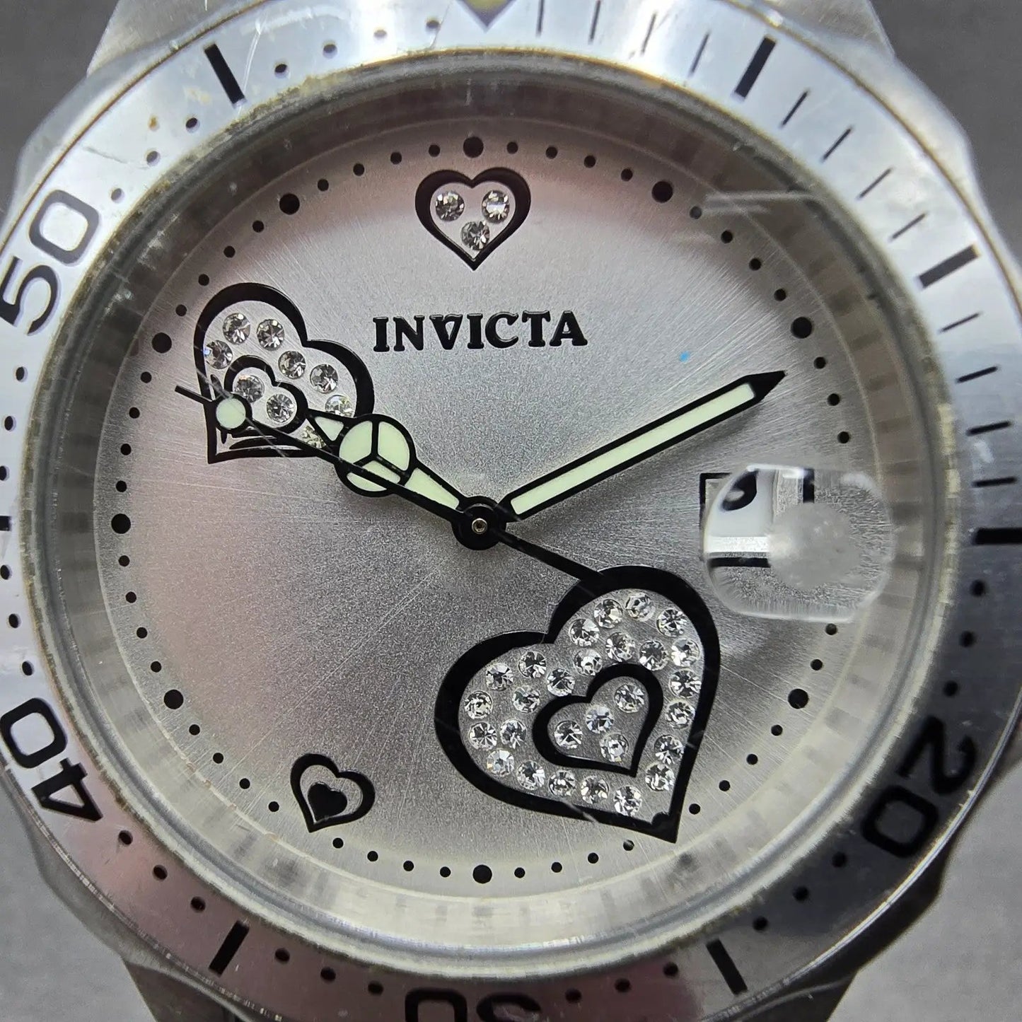 Invicta Heart Dive Watch Women 37mm Silver Dial Silver Tone Date 12401 New BattJ1