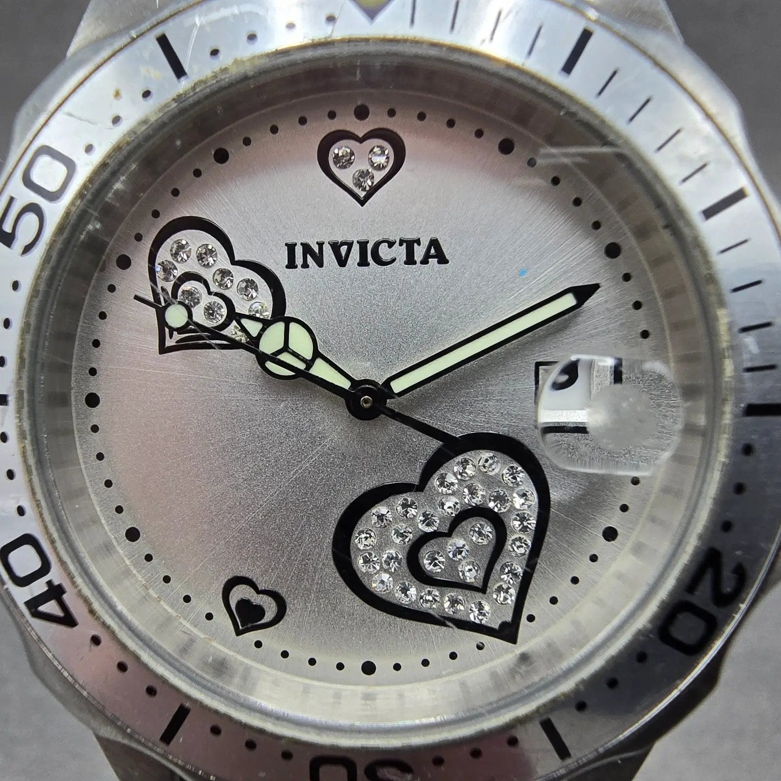 Invicta Heart Dive Watch Women 37mm Silver Dial Silver Tone Date 12401 New BattJ1