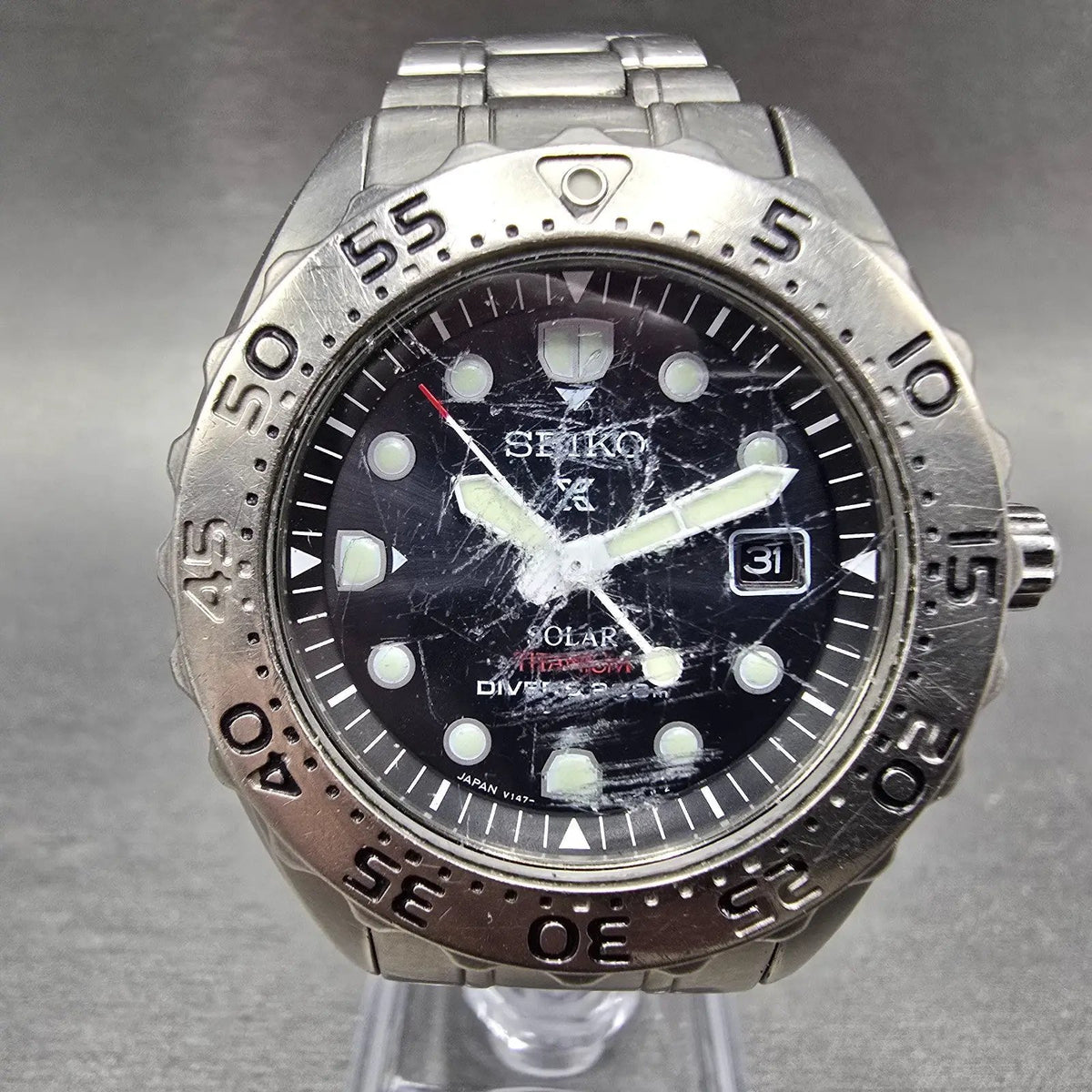 Seiko Prospex Dive Watch Men 41mm Black Dial Titanium Date Solar V147-0AG0 Runs0