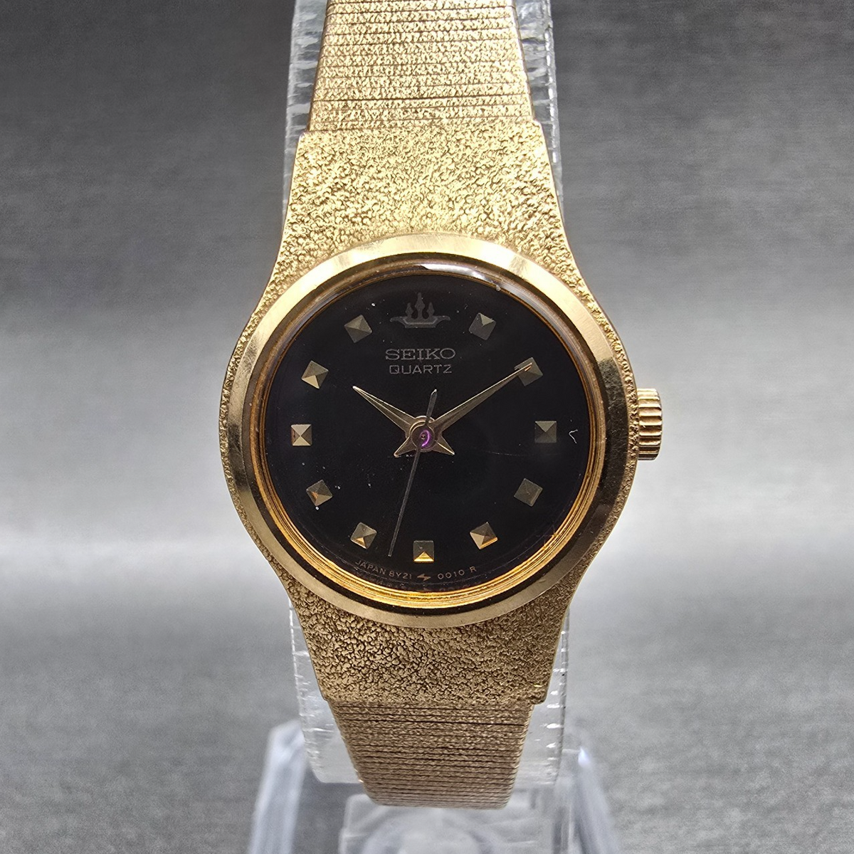 Seiko Watch Women 20mm Black Dial Gold Tone Round 8Y21-0020 New Battery Vintage(0