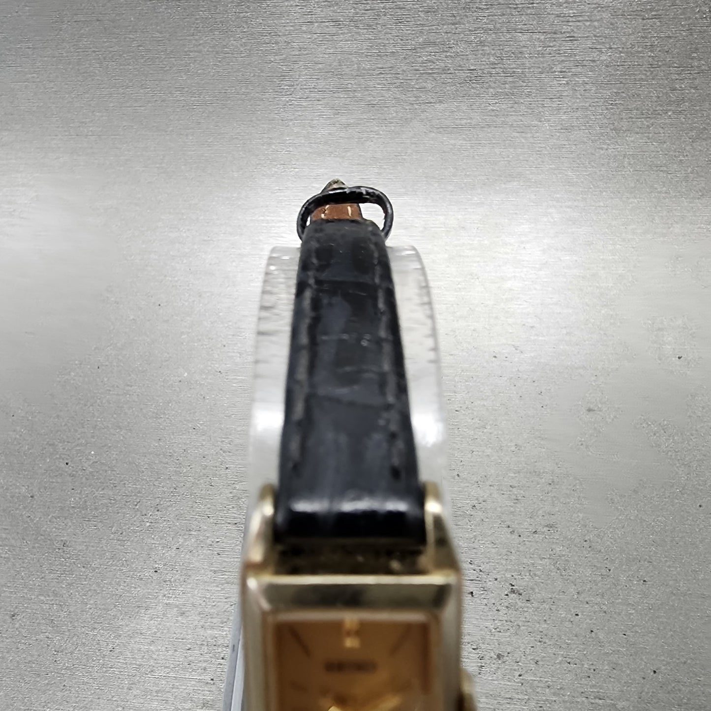 Seiko Solar Tank Watch Women 15mm Gold Dial Gold Tone Rectangle V1160AA0 Works4