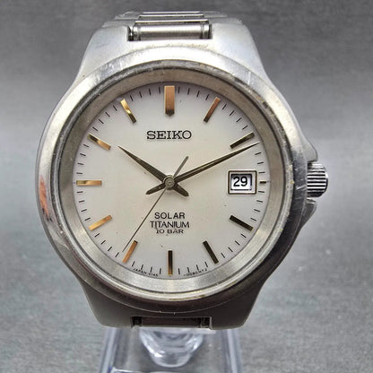Seiko Solar Watch Men 35mm Gray Dial Titanium Date Round V145-0D60 Runs JDM0