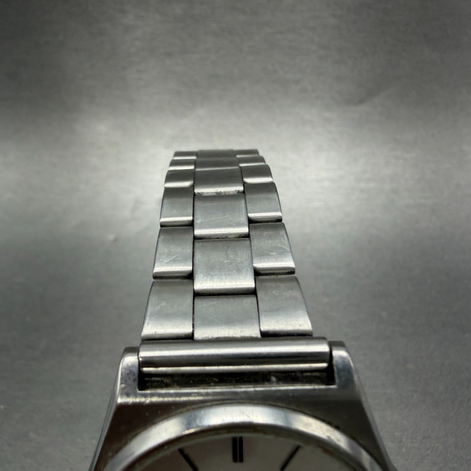 Seiko ALBA Watch Men 35mm Silver Dial Silver Tone Daydate V743-8A10 New Battery94