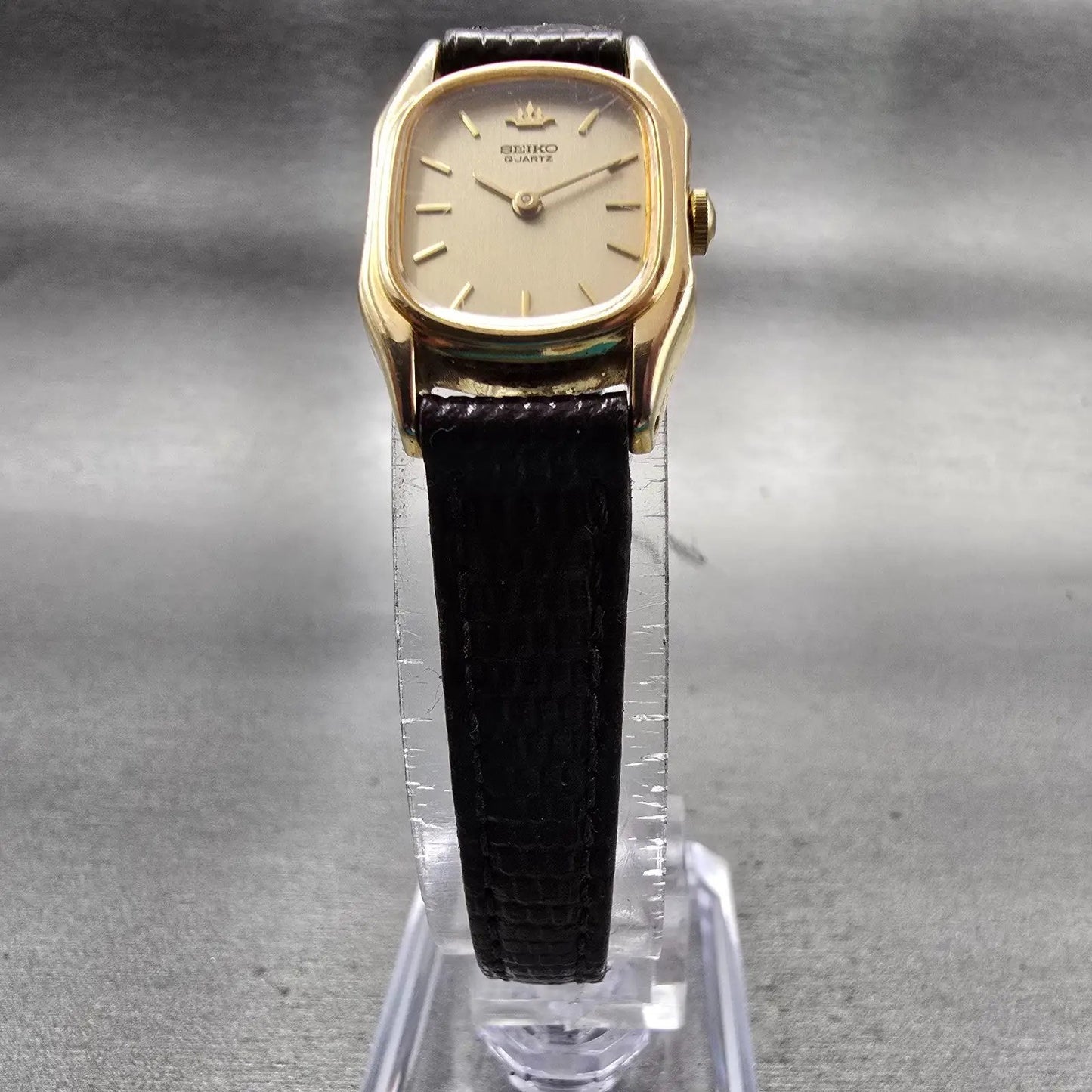 Seiko Watch Women 17mm Champagne Dial Gold Tone Rectangle 2Y00-5250 New Battery5