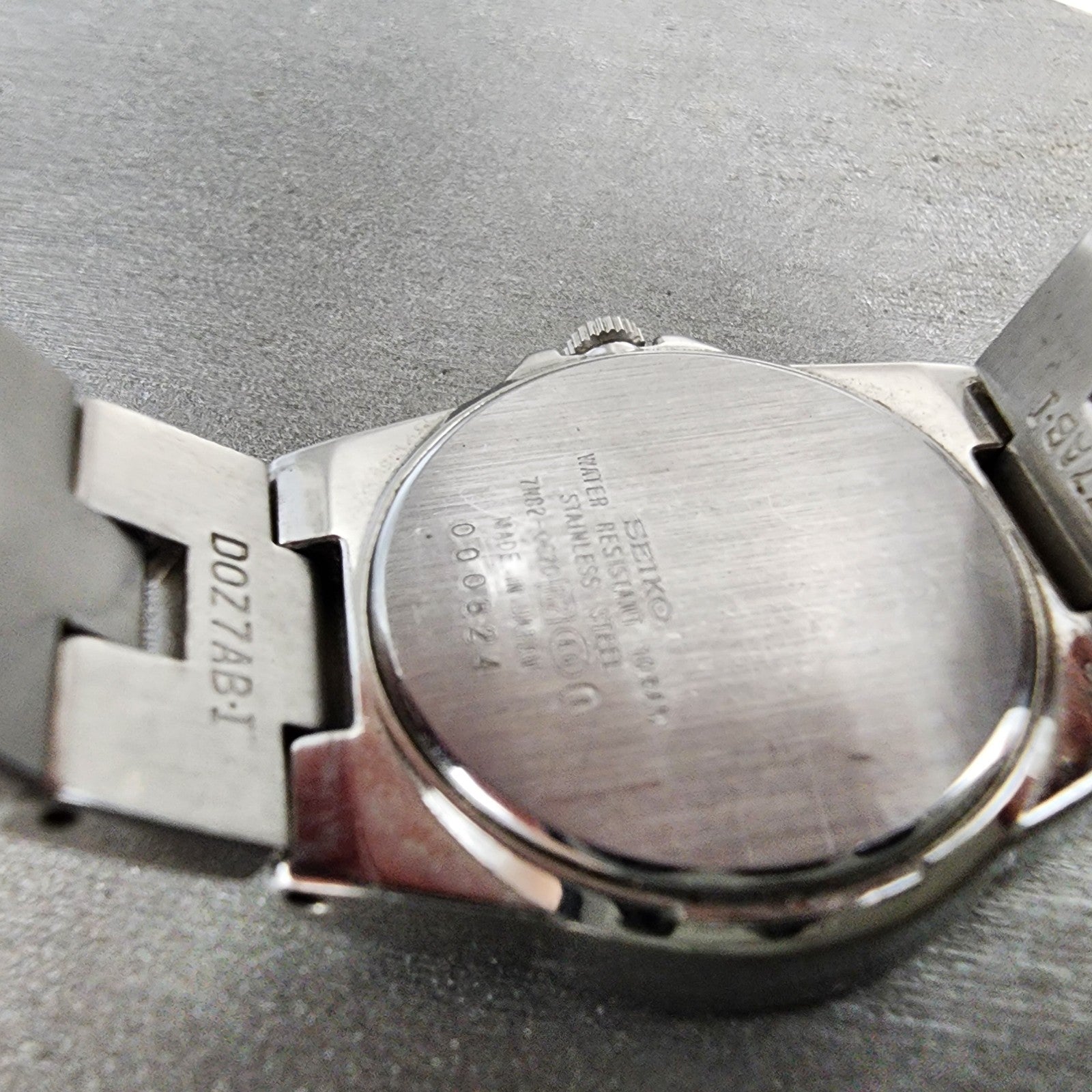 Seiko Watch Women 28mm Blue Dial Silver Tone Date 7N820620 Lukia  New Battery9