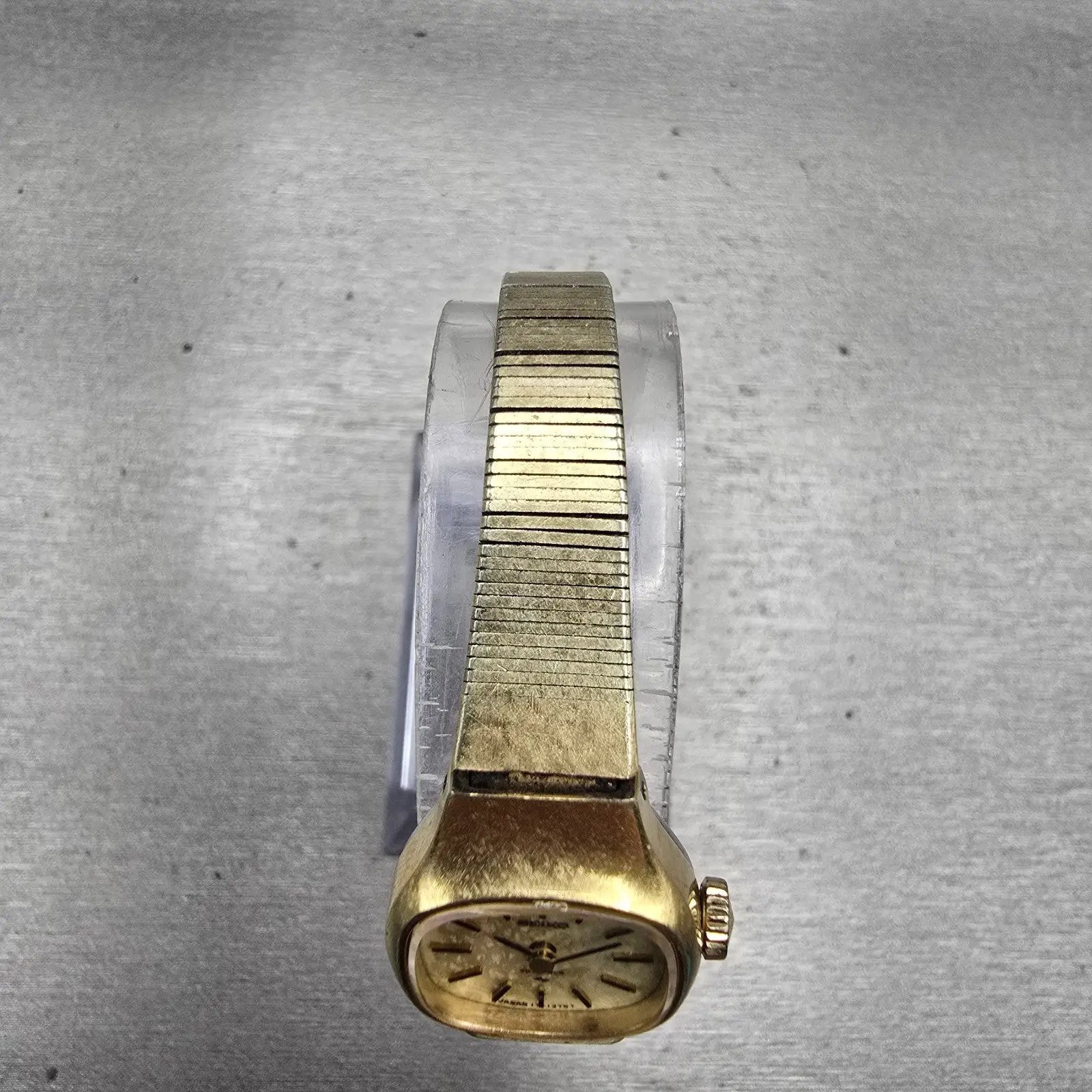 Seiko Watch Women 18mm Gold Dial Gold Tone Oval 17-3440 Manual Wind Runs VTG4