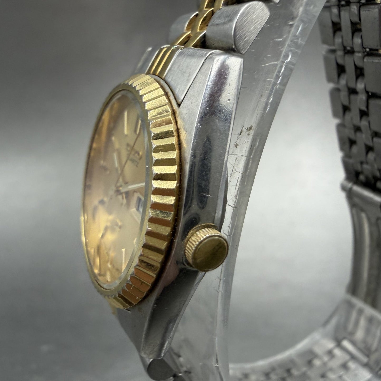 Seiko SQ Watch Women 24mm Gold Dial Two Tone Daydate 24mm Round New Battery ID42