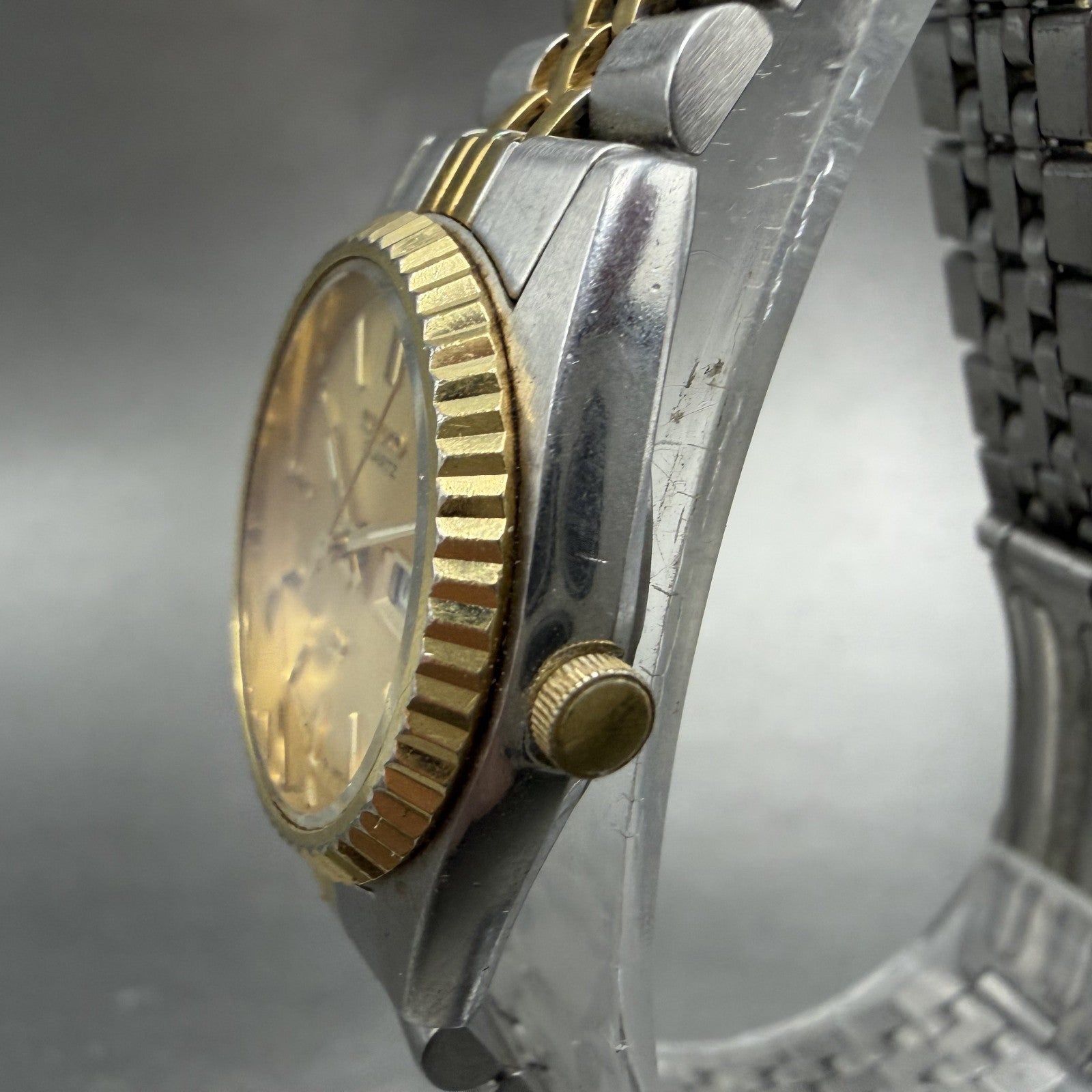Seiko SQ Watch Women 24mm Gold Dial Two Tone Daydate 24mm Round New Battery ID42