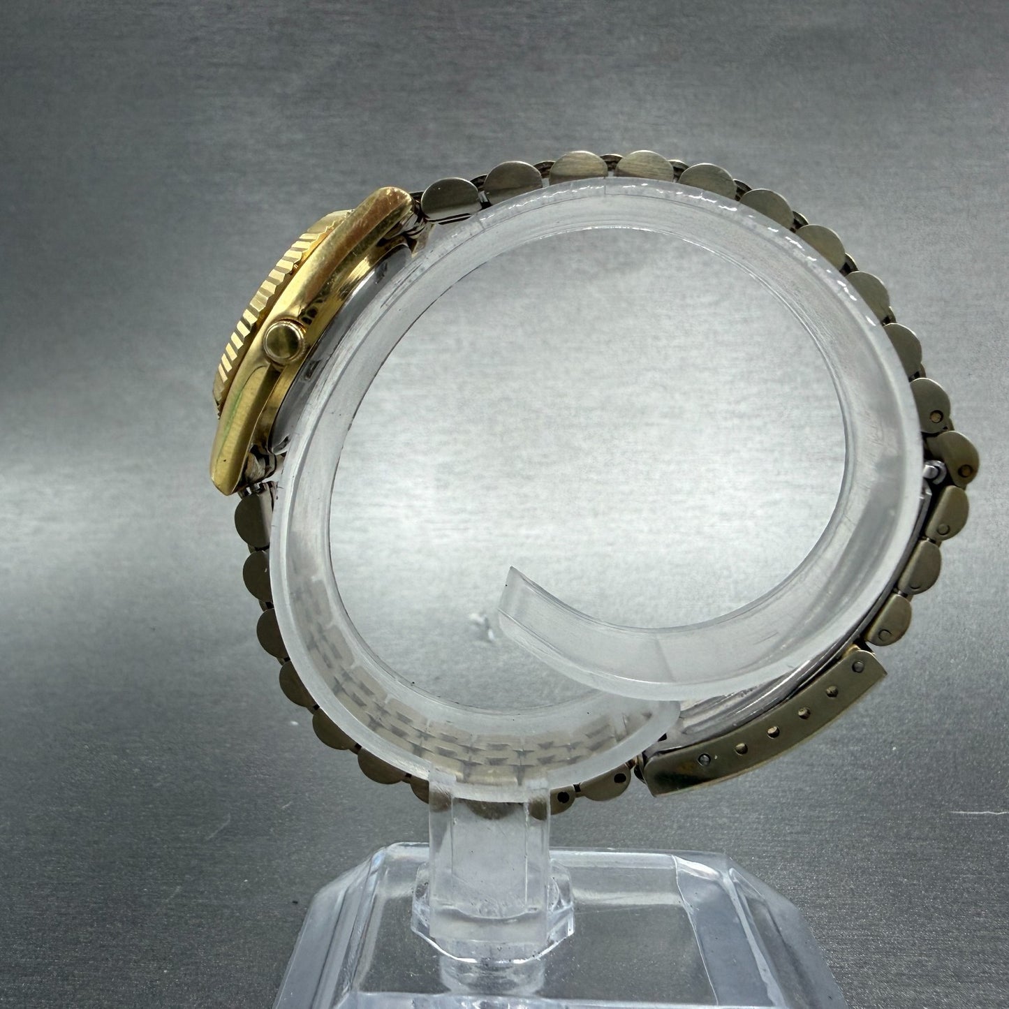 Seiko Watch Women 24mm Champagne Dial Gold Tone Daydate Round 7N83-0049 New Batt6