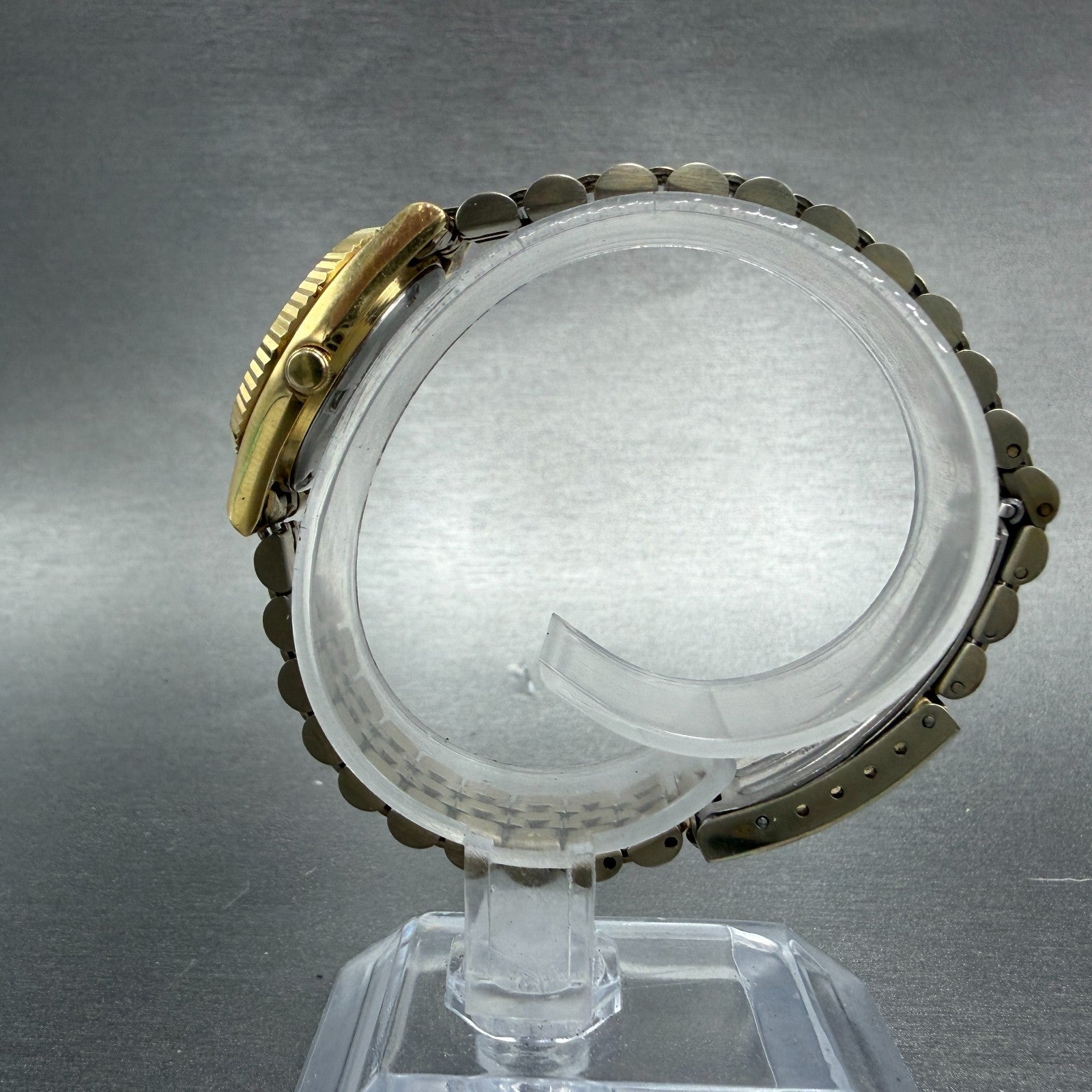 Seiko Watch Women 24mm Champagne Dial Gold Tone Daydate Round 7N83-0049 New Batt6