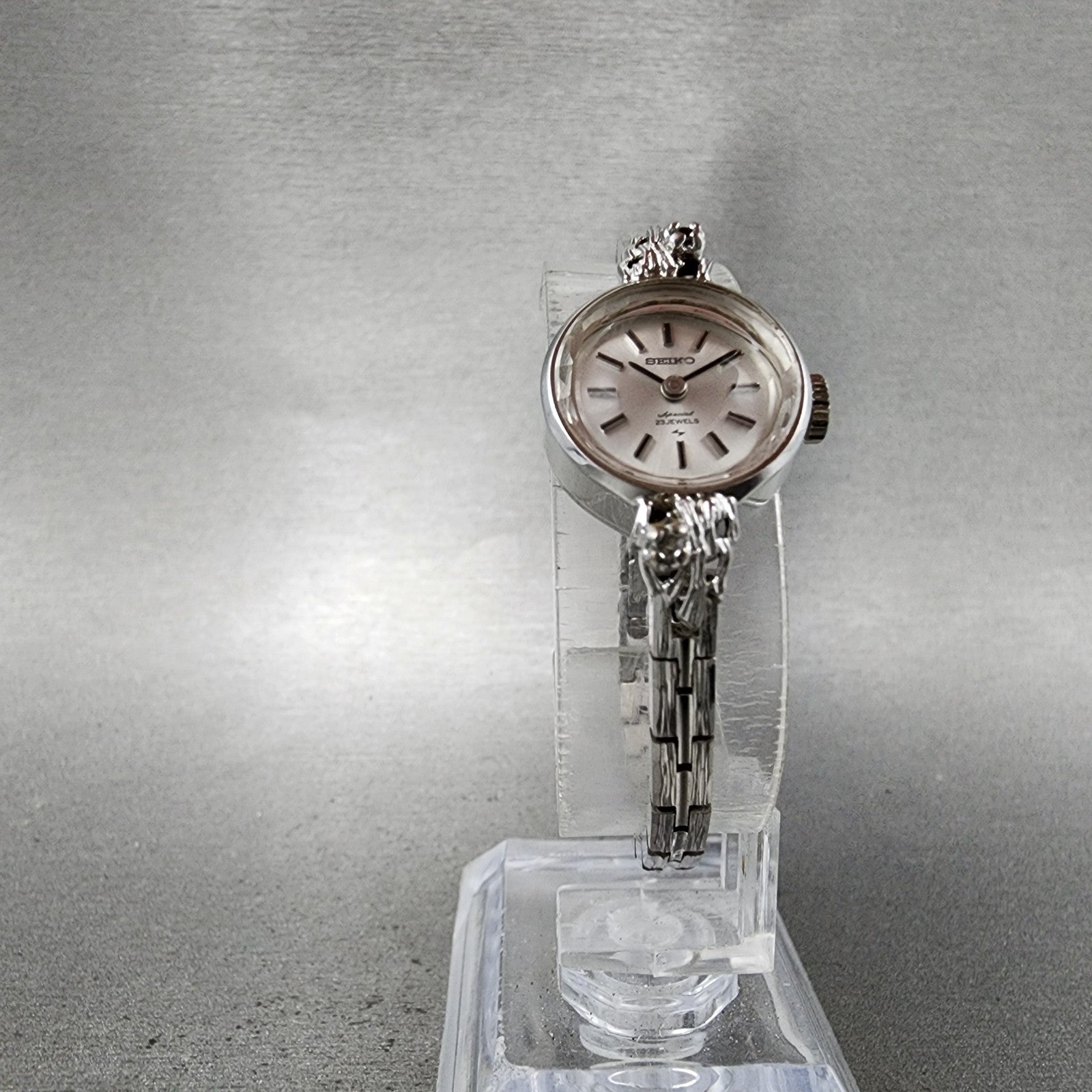 Seiko Special Watch Women 17mm Silver Dial Silver Round 11400050 Manual Runs5
