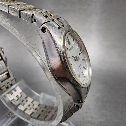 Seiko Watch Women 17mm Silver Dial Silver Tone Manual Oval 17-7230 Runs