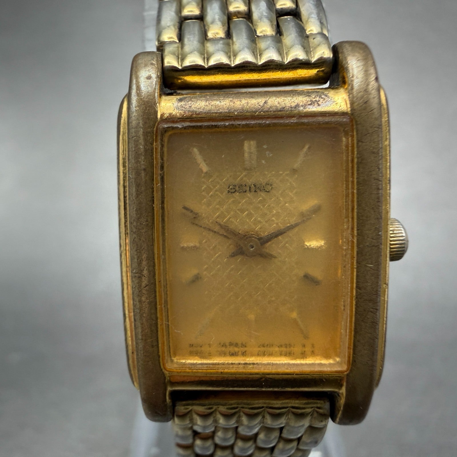 Seiko Tank Watch Women 18mm Champagne Dial Gold Tone V401-5650 New Battery VB1