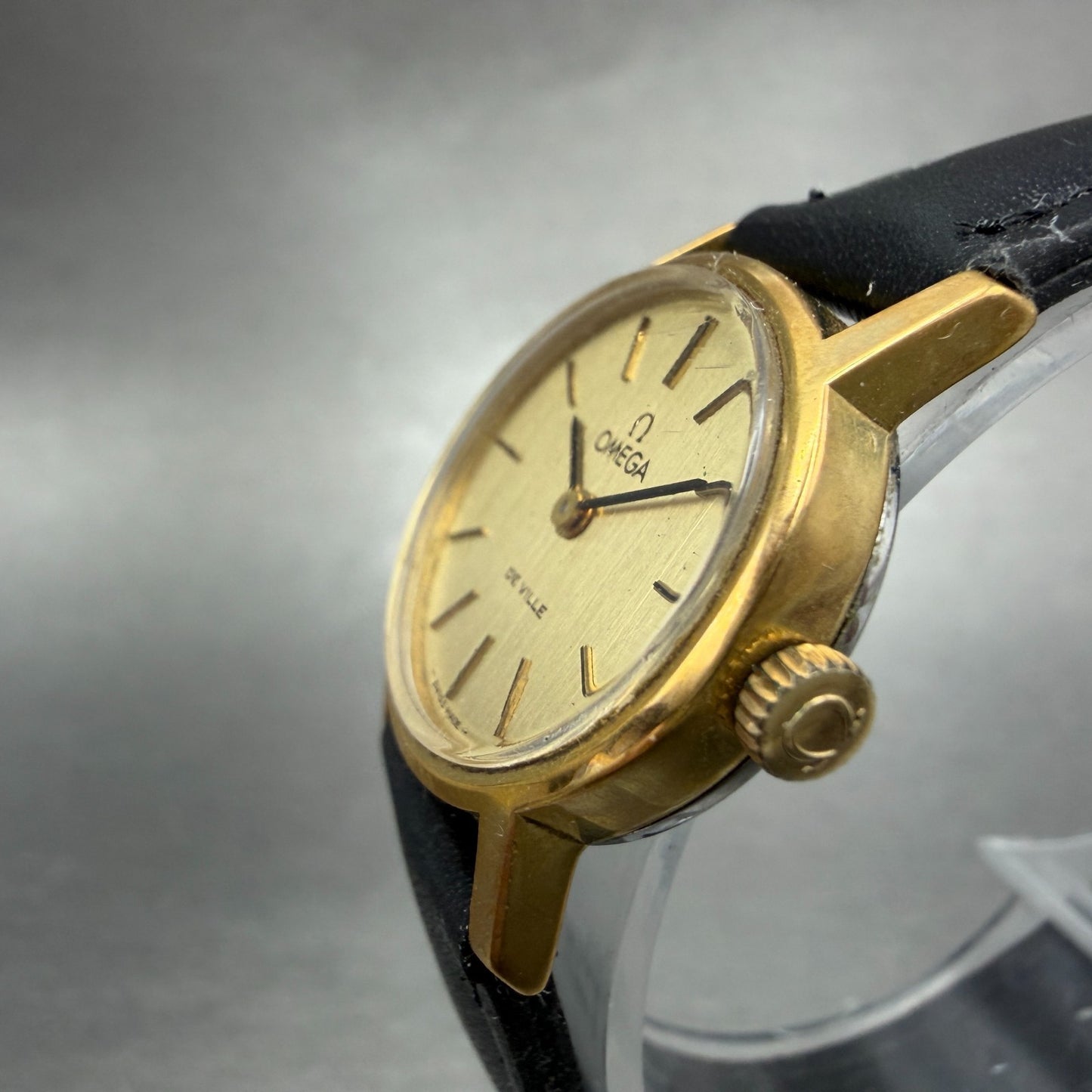Omega De Ville Watch Women 25mm Gold Dial Gold Plated Manual Wind Runs 511.05082