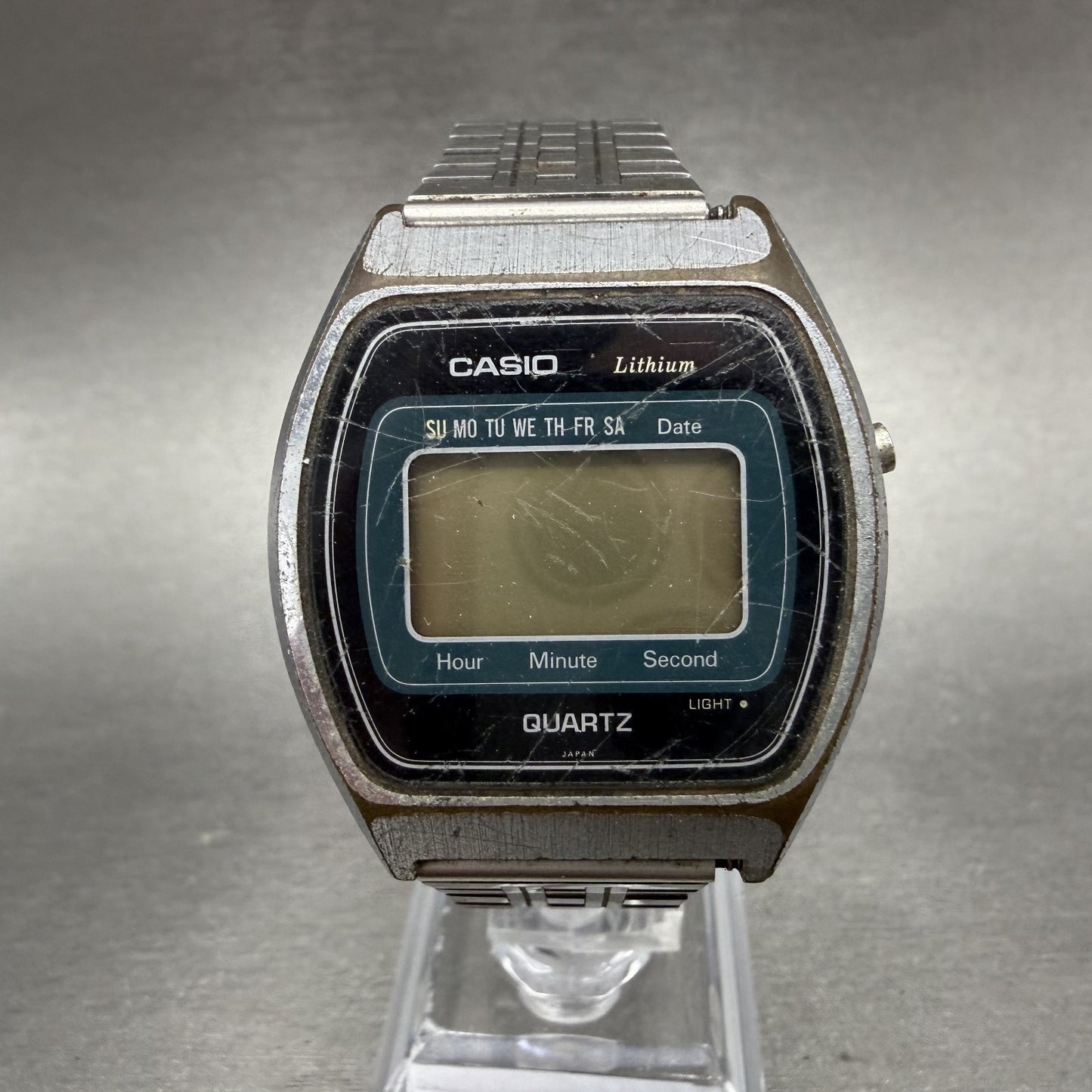 Casio 111QS-34 Watch Men 35mm Digital LCD Silver Tone Round Vintage PARTS0