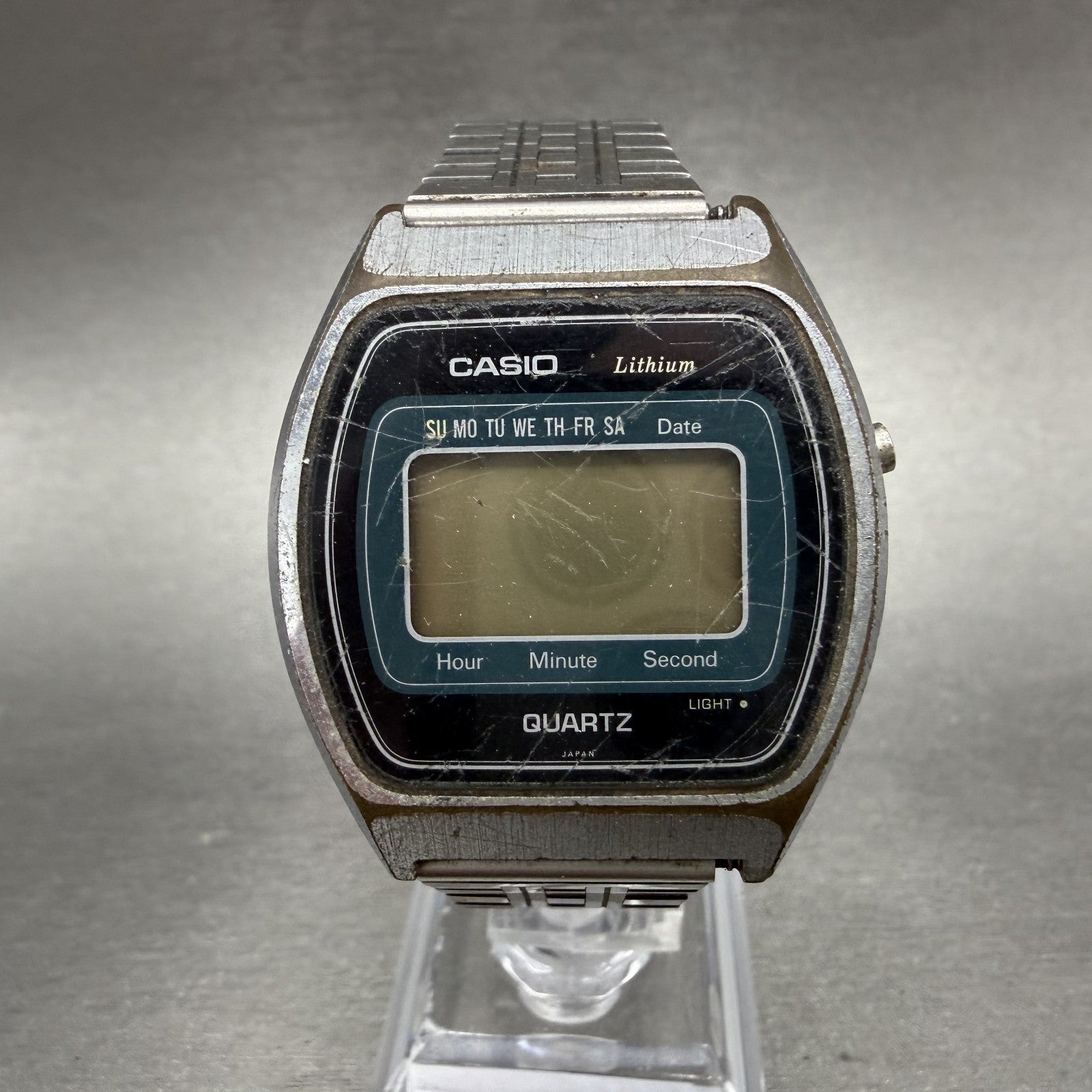 Casio 111QS-34 Watch Men 35mm Digital LCD Silver Tone Round Vintage PARTS0