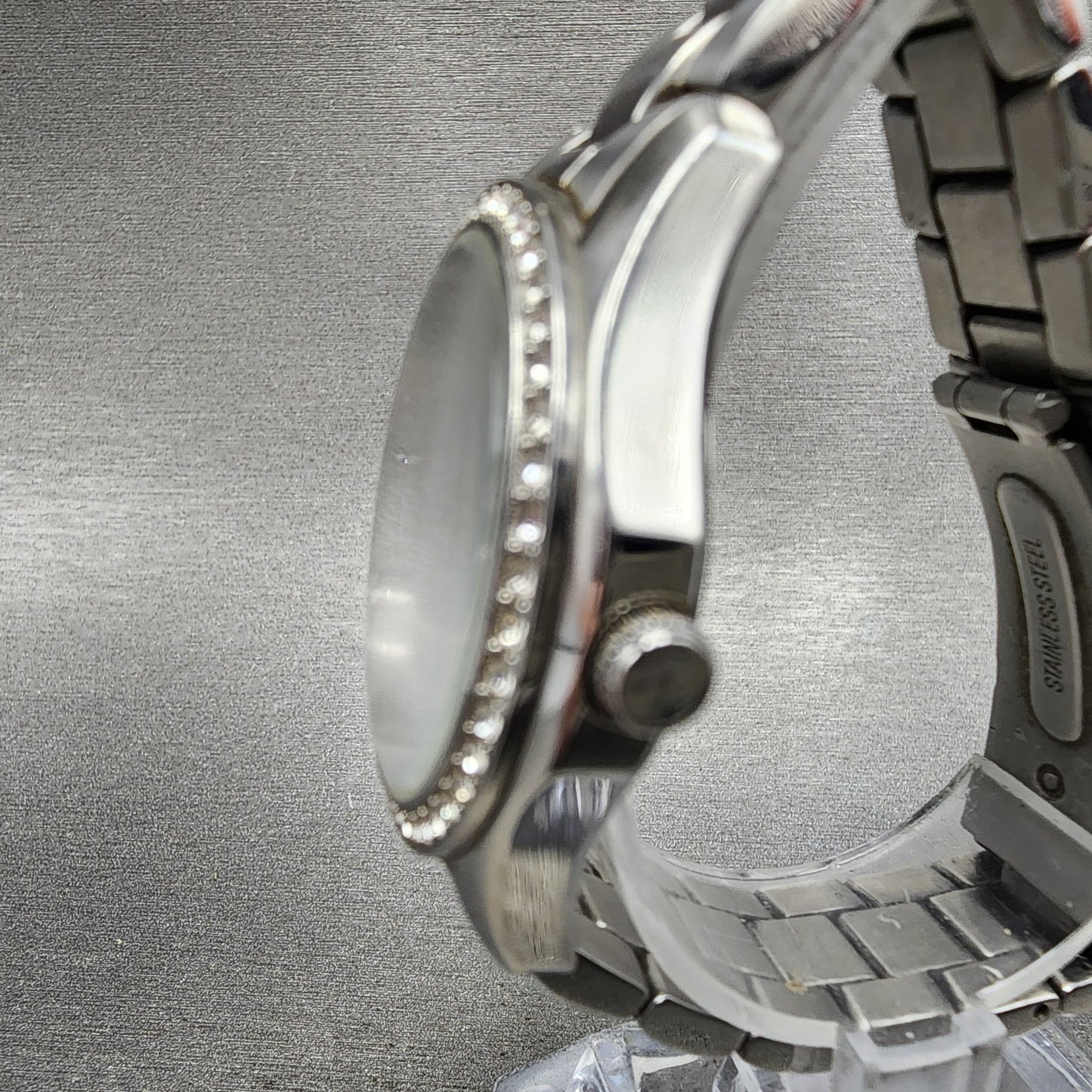 Bulova Watch Women 35mm MOP Dial Silver Tone Daydate Round 96N111 New Battery2