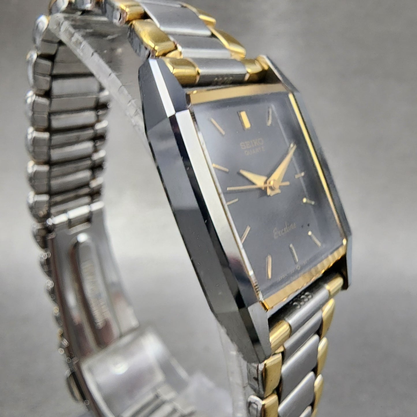 Seiko Exceline Tank Watch Women 20mm Black Dial Two Tone 73215720 New Battery3