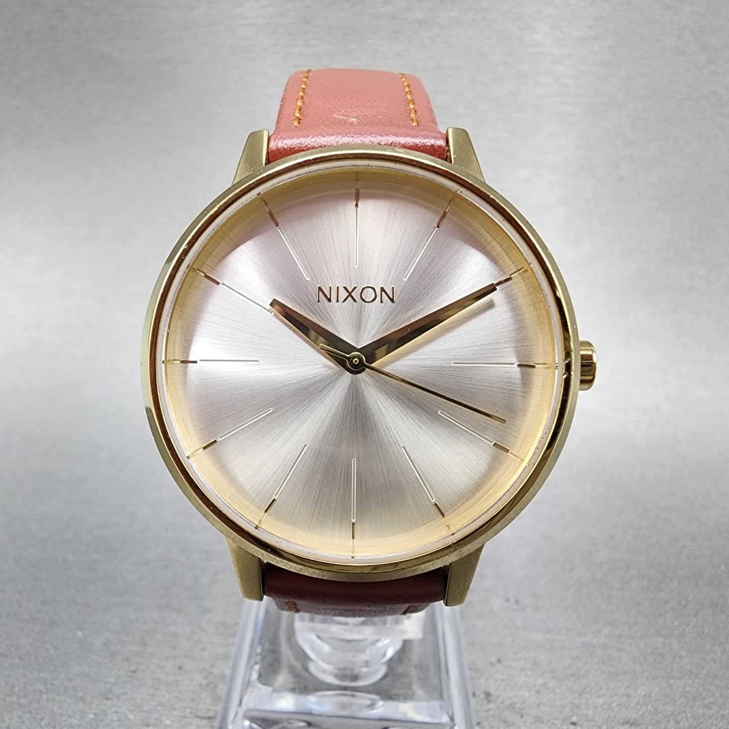 Nixon Kensington Watch Women 37mm Silver Dial Gold Tone Round New Battery0