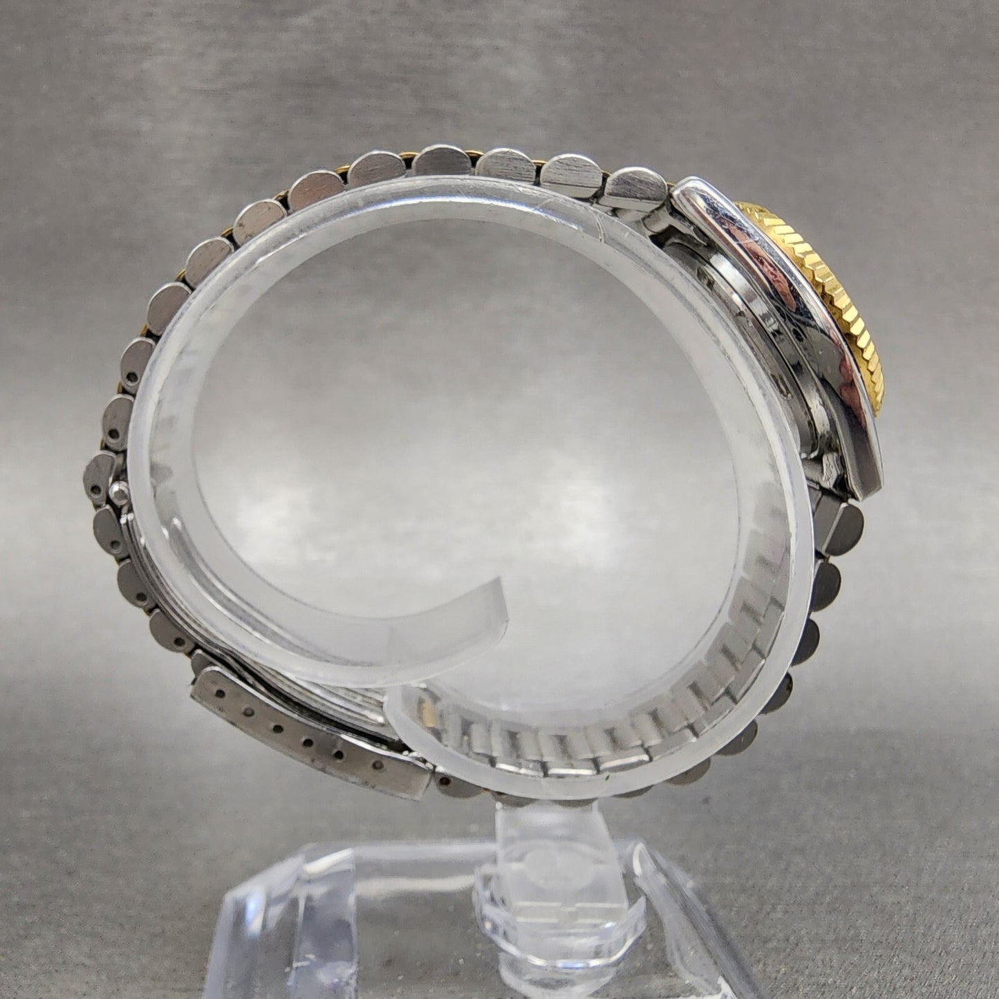 Seiko Watch Women 25mm White Dial Two Tone daydate Round 7n830041 New Batt B1238