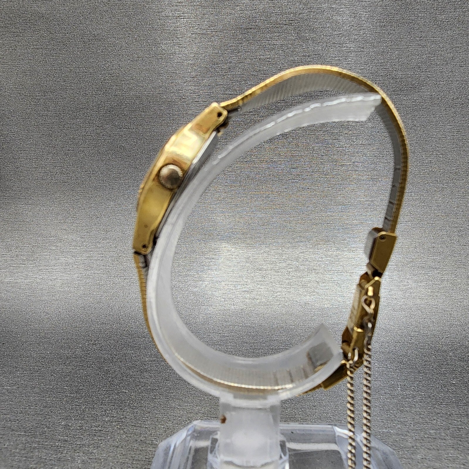 Seiko Watch Women 20mm Gold Dial Gold Tone Round 8Y210029 New Battery VTG6