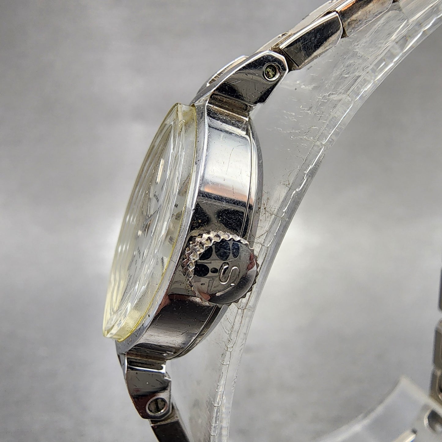 Seiko Solar Watch Women 15mm White Dial White Gold Plated Manual Wind Runs VTG2