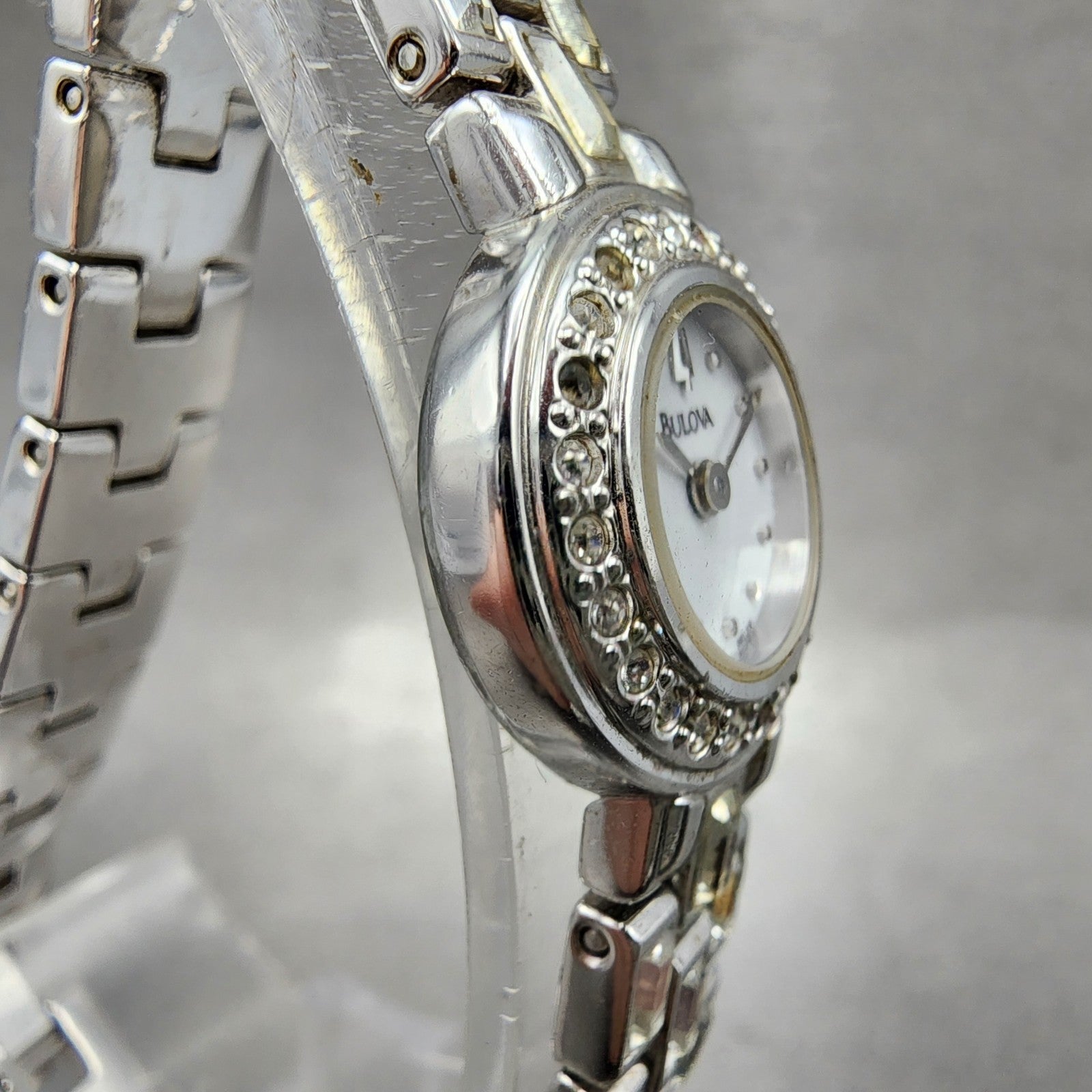 Bulova Crystal Watch Women 19mm White Dial Silver tone Round 96L23 New battery3